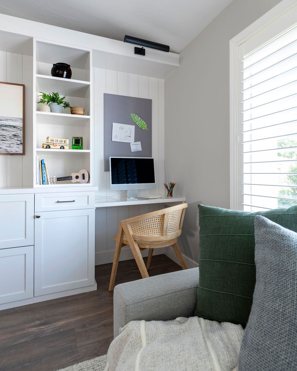 This little desk is one of our favorite additions to our Greenbrook project.
With three school-aged boys, our clients wanted to stay in the home they love while making it function better for everyday life. We transformed the playroom into a playroom + family room combo and carved out this dedicated homework zone in the corner.
Beautiful and seriously functional. This desk includes a docking drawer to charge devices (and keep them out of bedrooms), a hidden printer cabinet, an acrylic topper for easy cleanup, and a pinboard to give all that artwork a proper home⦠because we all know where it ends up otherwise!
Greenbrook projectā£
design: @california.daydreamsā£
after photos: @jessicabrydsonphotography