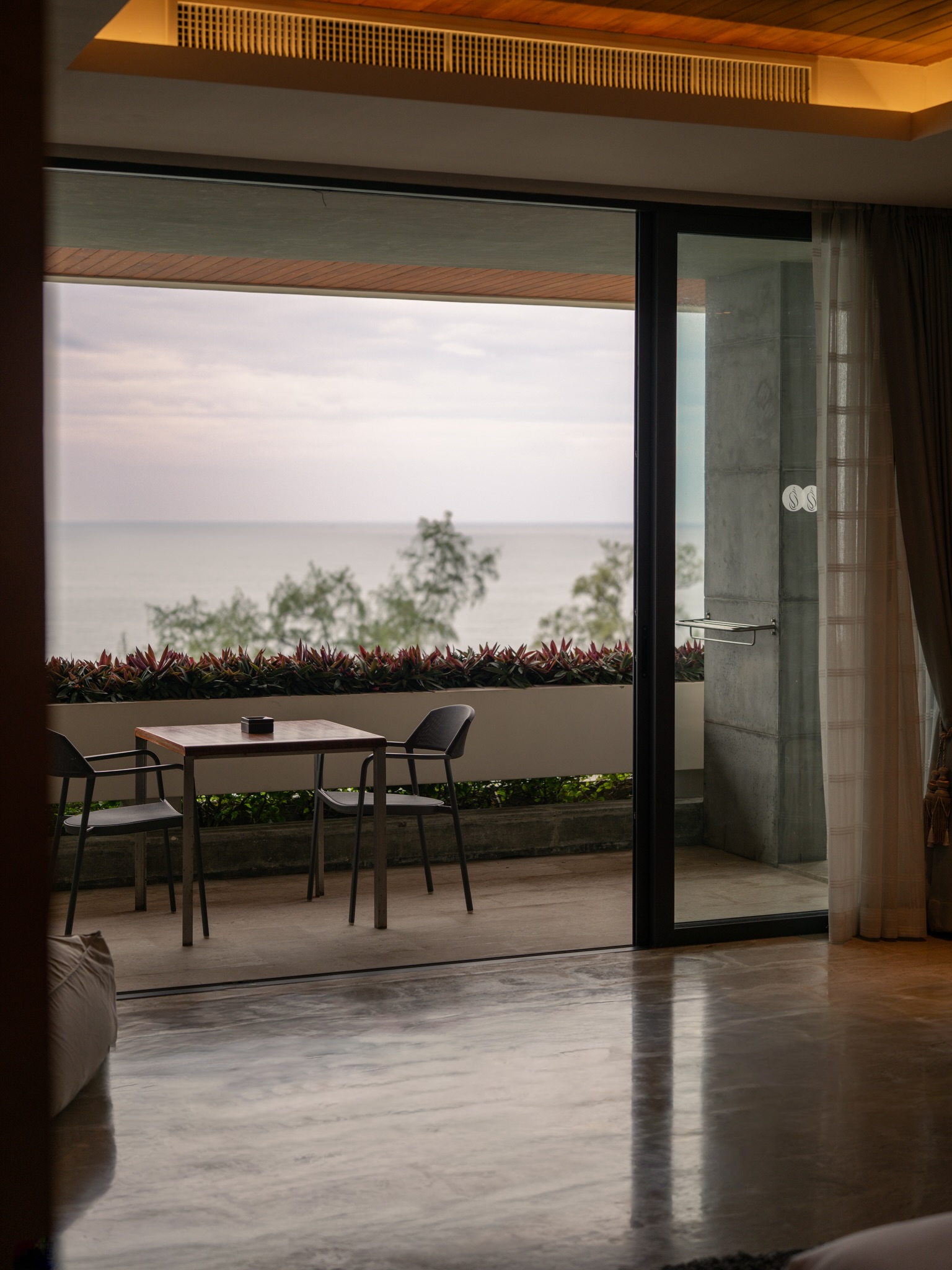 Stay a little longer.
Maya Anda Villa
#bluesiam #bluesiamvillas #surinbeach #phuket #thailand