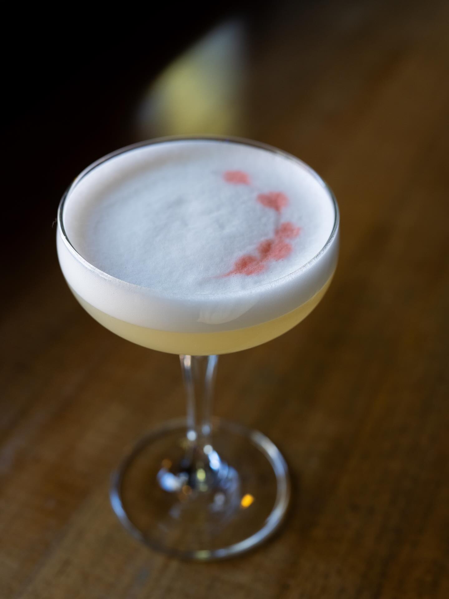 The sun is out! Come enjoy a cold, tasty beverage with us
Herb Your Enthusiasm | mizu lemongrass infused schochu, dolin dry vermouth, house blackberry mint simple, lemon juice, egg white
#seattleeats #seattlefoodie #seattlebar #seattlerestaurants magnoliaseattle
