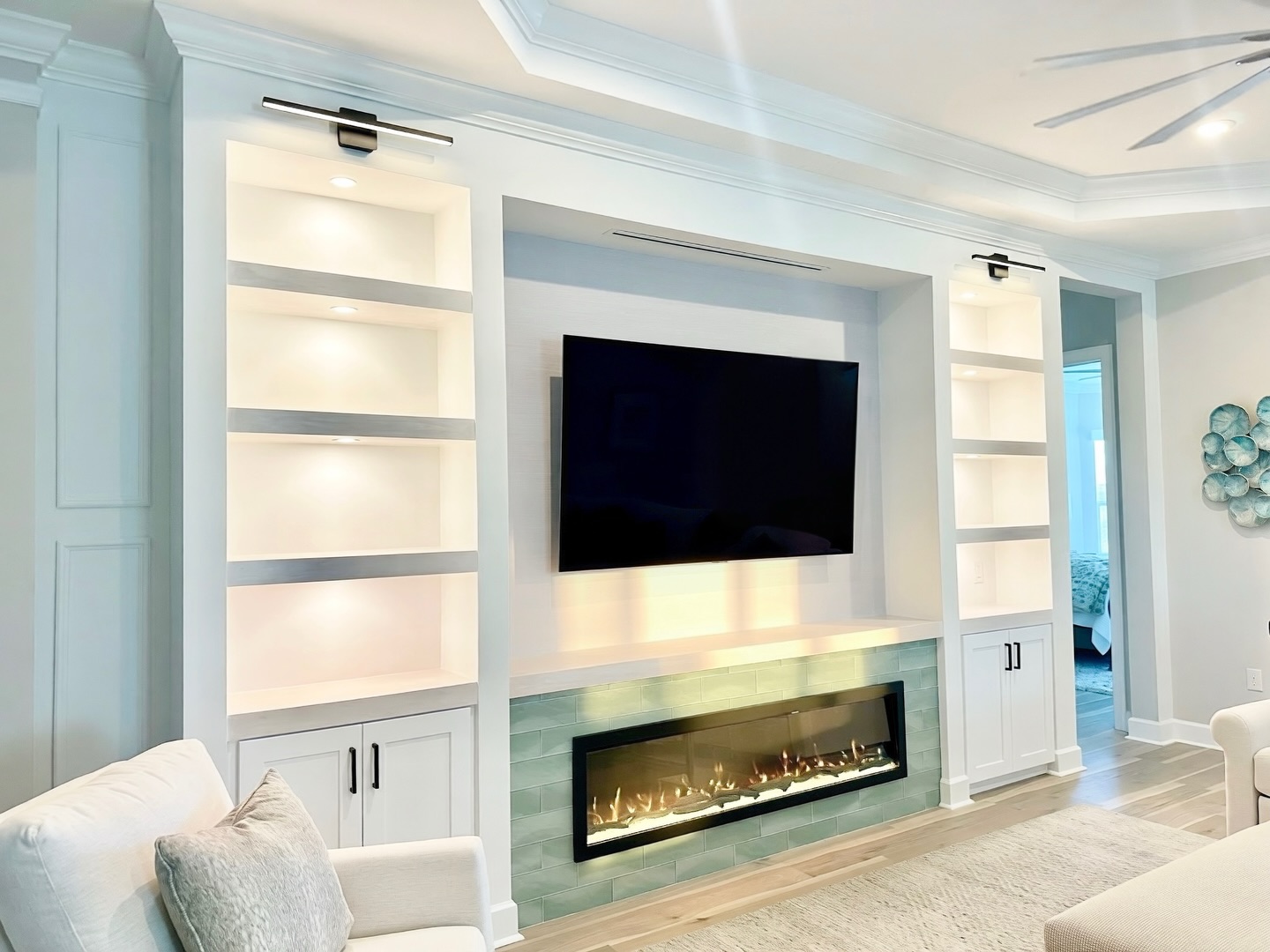 These transformations never get old!
Our client said, “We just got this done, but it feels like it’s been here forever.” Honestly, that’s the best compliment.
Sometimes it’s not about changing everything. It’s about adding the right pieces or elements to complement what you already have and make it feel complete.
Designer: @hannahmoserinteriors
Contractor: @fortifiedconstructionsg
Let’s create something beautiful together! DM ‘DESIGN’ to get started.
Content/Socials: @formacreatives.co
fort myers interior design, interior design services in swfl, naples interior design, interior design, bonita springs interior design, interior designer, hannah moser interiors, #interiordesign #interiordesigner #naplesinteriors