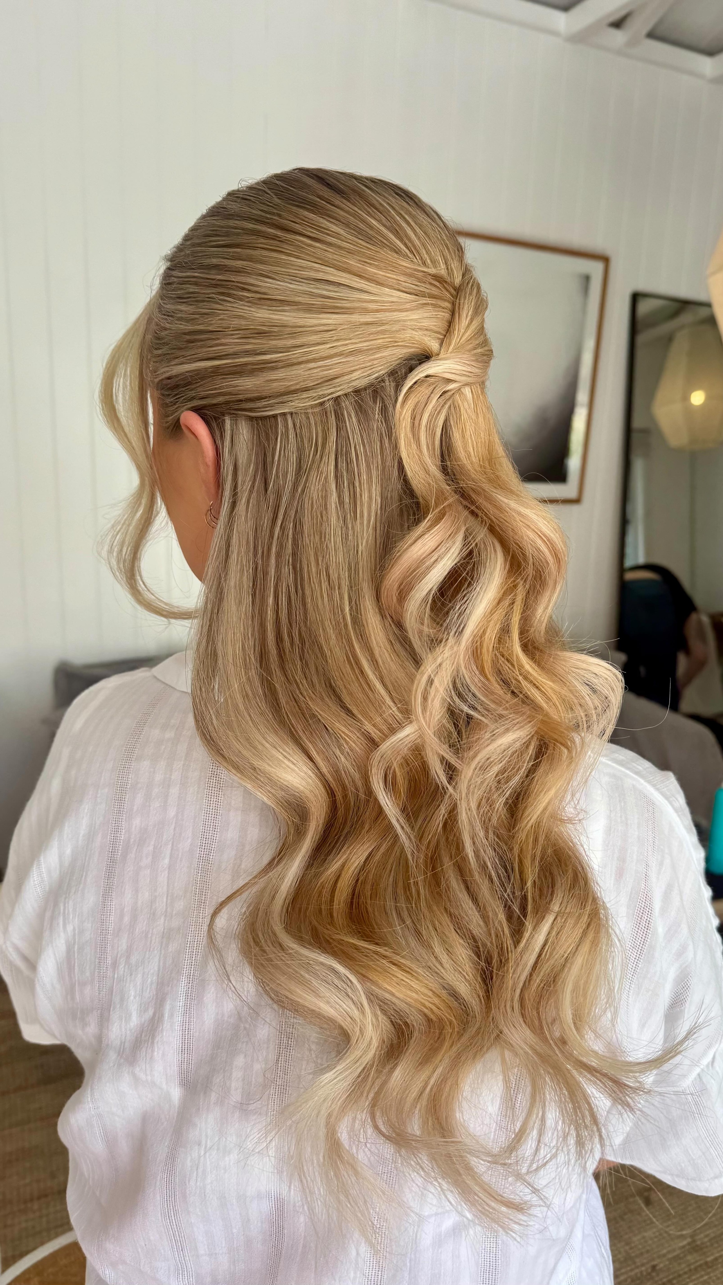 💫 MATILDA 💫
The most beautiful blonde half up/half down by @bridalglowco CHELSEA T at @thecovejervisbay @maywild.venues
Our office is closed over the weekend but our team are on the road making bridal beauty dream come true across Sydney, the South Coast and Southern Highlands. All new enquiries and emails from the weekend will be replied to from Monday 💫