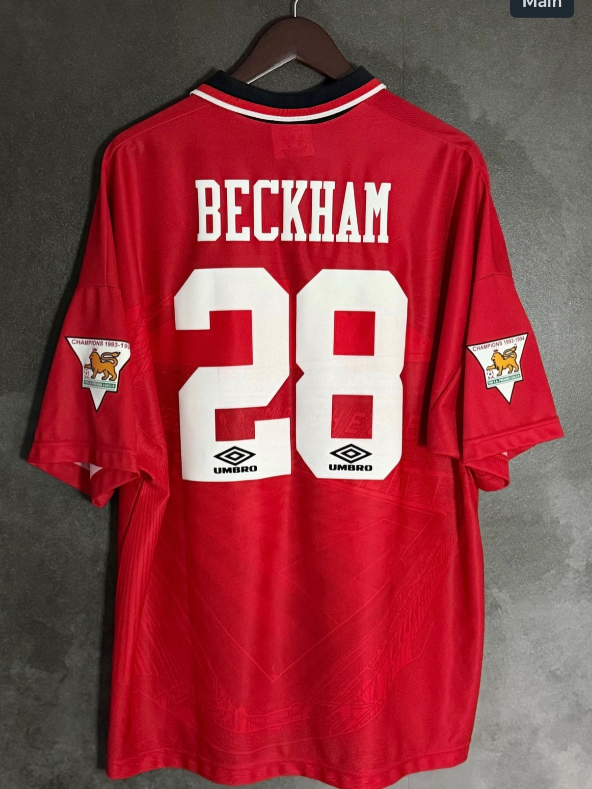 Manchester United 1994/95 Home shirt by @umbro
Let’s start with the obvious.. Beckham in a number 28?
Before his loan move to Preston North End.. Sir David Beckham wore a few different number but mainly switched between 15 and 28
On his return from his loan spell he took the number 24 before then switching to number 10 and finally landing on his iconic number 7
The Shirt is one of their best home shirts in my opinion, a fantastic design with Old Trafford the main focus, iconic oversized crest that Umbro always made in the90s
Sublimated Sharp sponsor.. just an overall great looking shirt
Let me know what you think about it!
#united #manchester #90s #premierleague #football