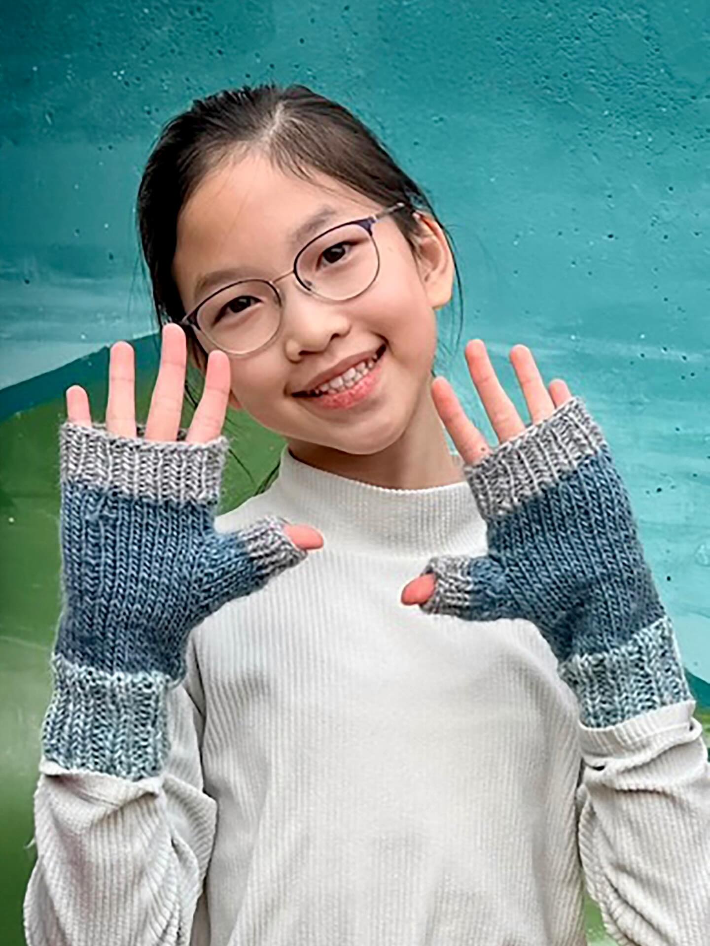 🧶✨Some of our 5th graders have just completed their four-needle knitting projects! Each student demonstrated remarkable focus and persistence, resulting in a beautiful collection of handmade creations. They are given the opportunity to make socks, fingerless gloves or a hat, all knitting in the round. ✨
Photo credit: Tiffany D.
#ECS #eastsidecommunityschool #waldorf #gradefive #handmade