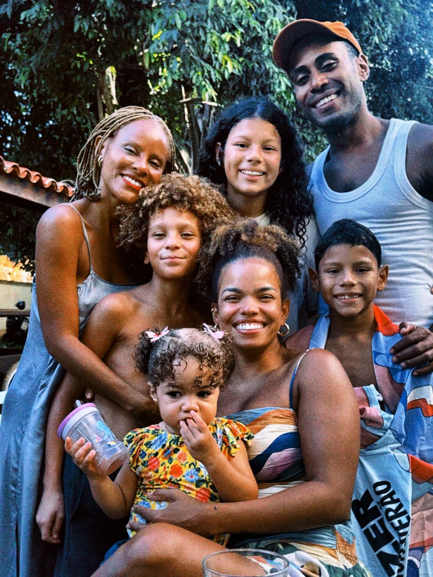 Amigos são a família que a vida escolhe pra gente. Com eles, tudo vira memória boa.
#alinewirley #amigos #amorpratodavida #famosos #alegria