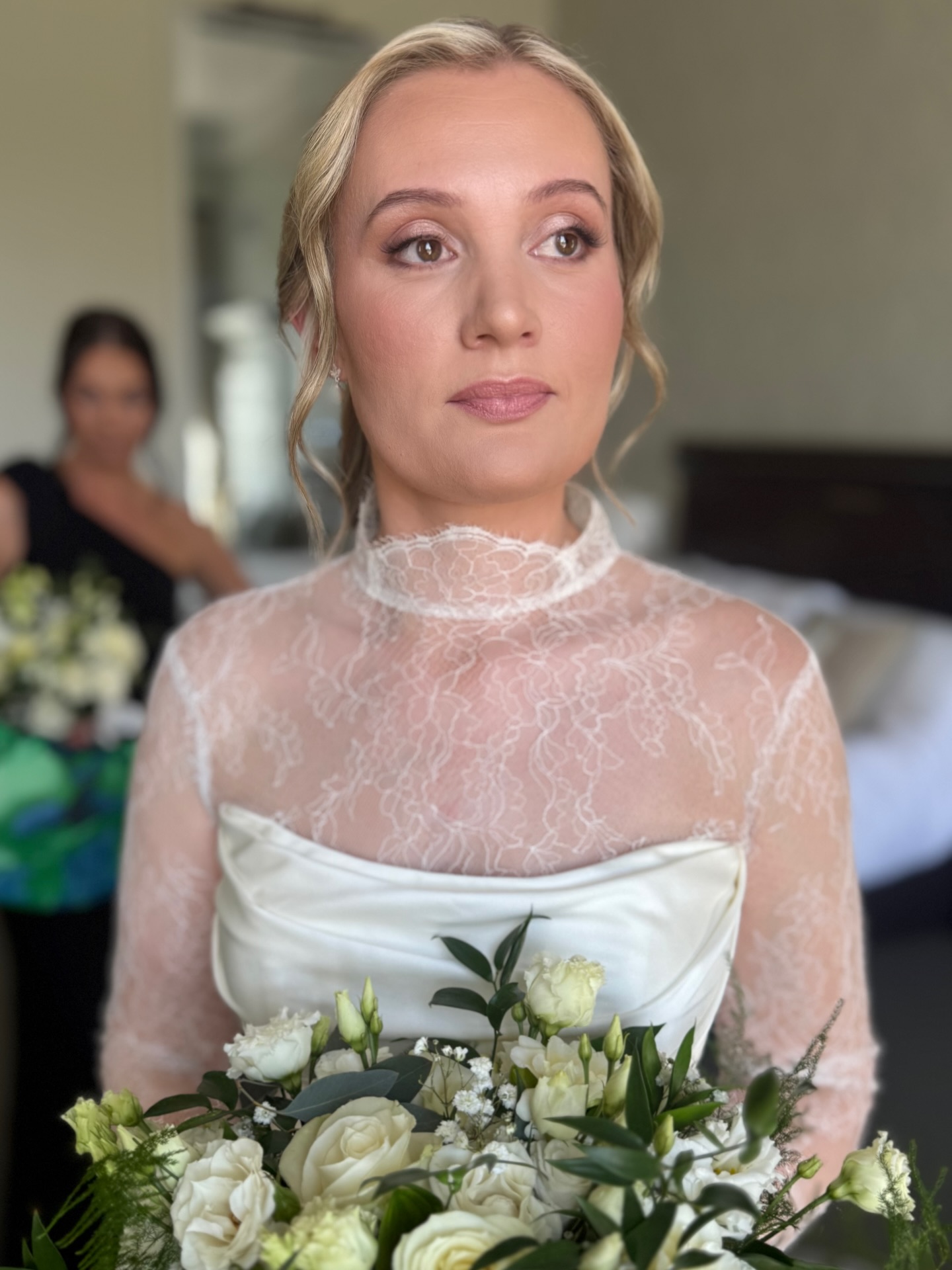 My beautiful bride Kayleigh looking soooo stunning on Saturday before her @buxtedparkhotel ceremony in the sun ☀️
I created this classic bridal look for her using neutral tones with touches on shimmer, cluster lashes, a full coverage base and a pinky toned lip 🤍
Makeup @helenleemua
Hair @hero.hairstylist
Dress @isabellagracebridal
Venue @buxtedparkhotel