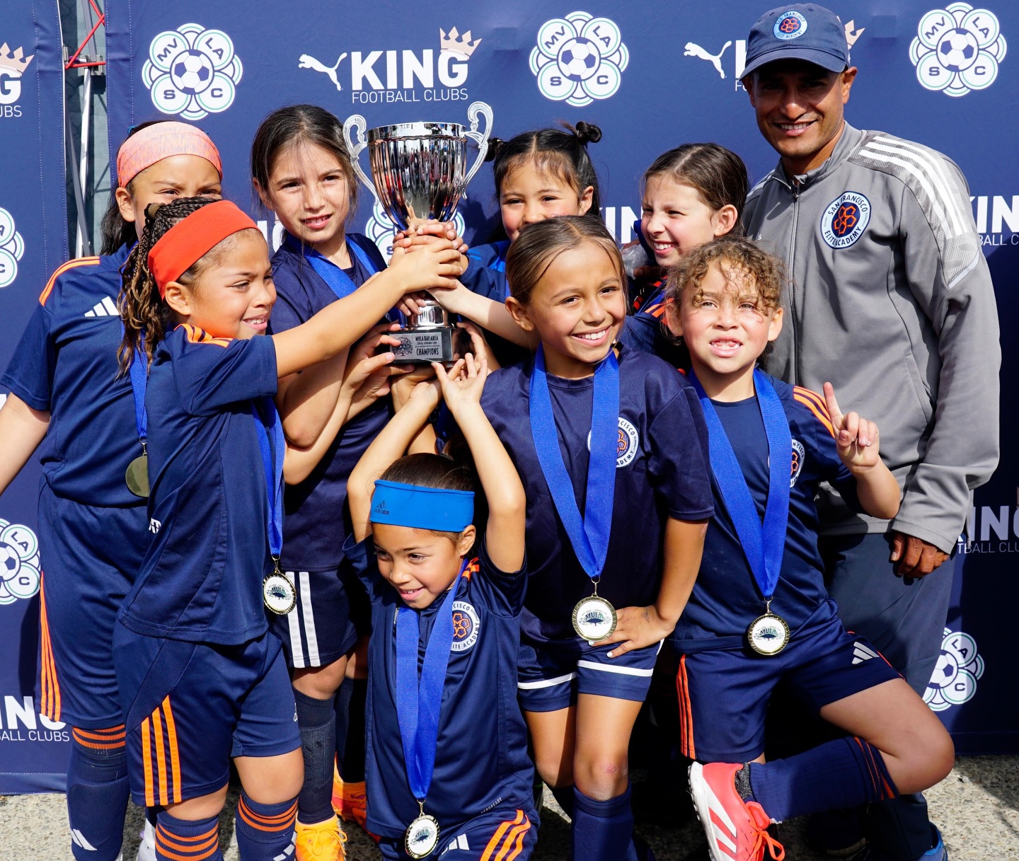 Congrats to Coach Jorge and our 2017 girls on taking home the MVLA Spring Cup championship!
Big win last weekend against Girls Unite. Proud of the fight, the teamwork, and the way this group keeps showing up.
#ForTheBay | #SiempreComoUno