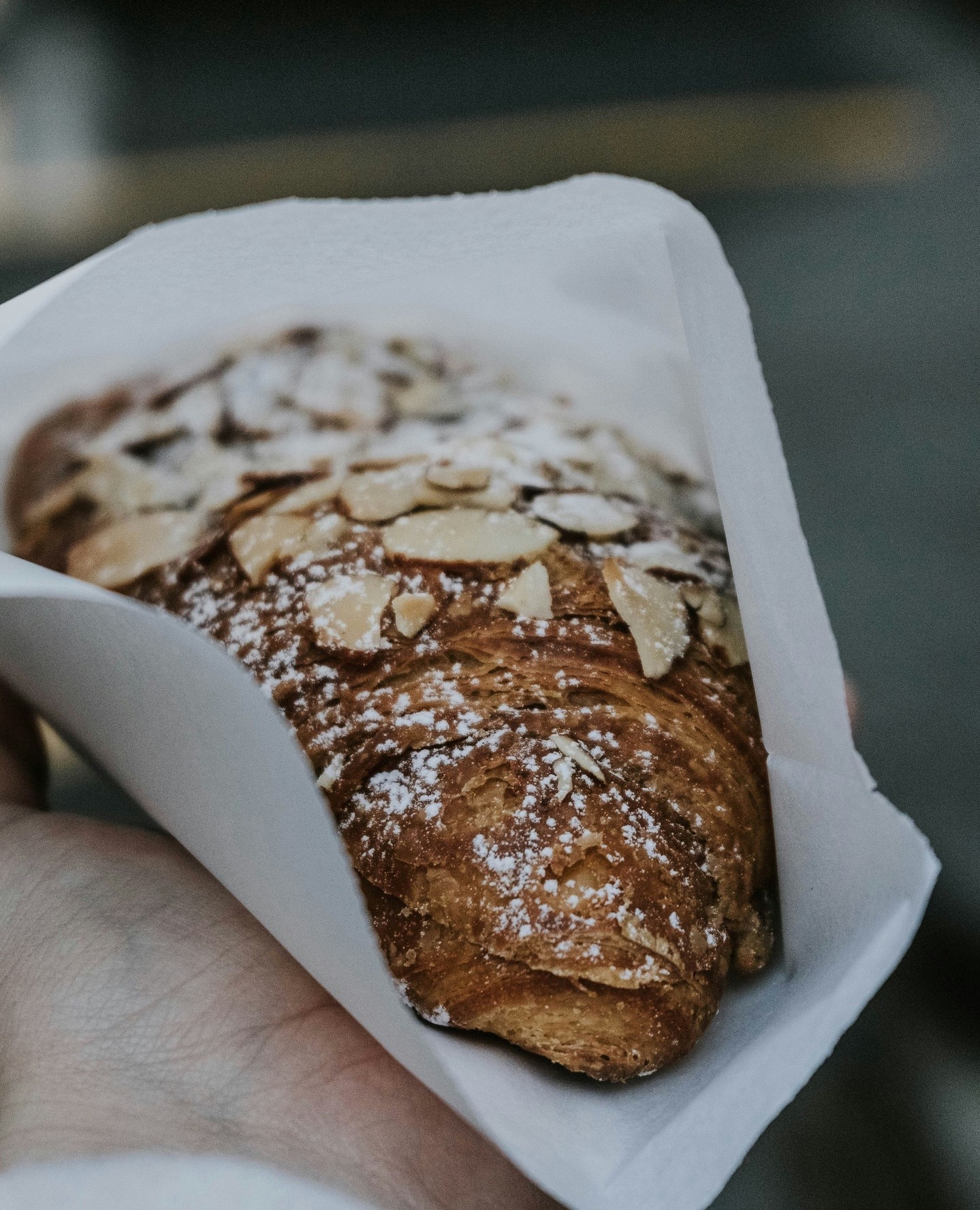 These soft & delicious beauties made their Land Rover debut at Goodwood Members Meeting and they are back with us at this weekends event too.
If you're not signed up to our community you're not going to know where we're heading to get your Almond Croissant x Wavi fix, so get yourself on board to stay in the loop!
#coffeesnobcommunity #almondcroissant #veganpastries #landrovercoffee #wavicoffee