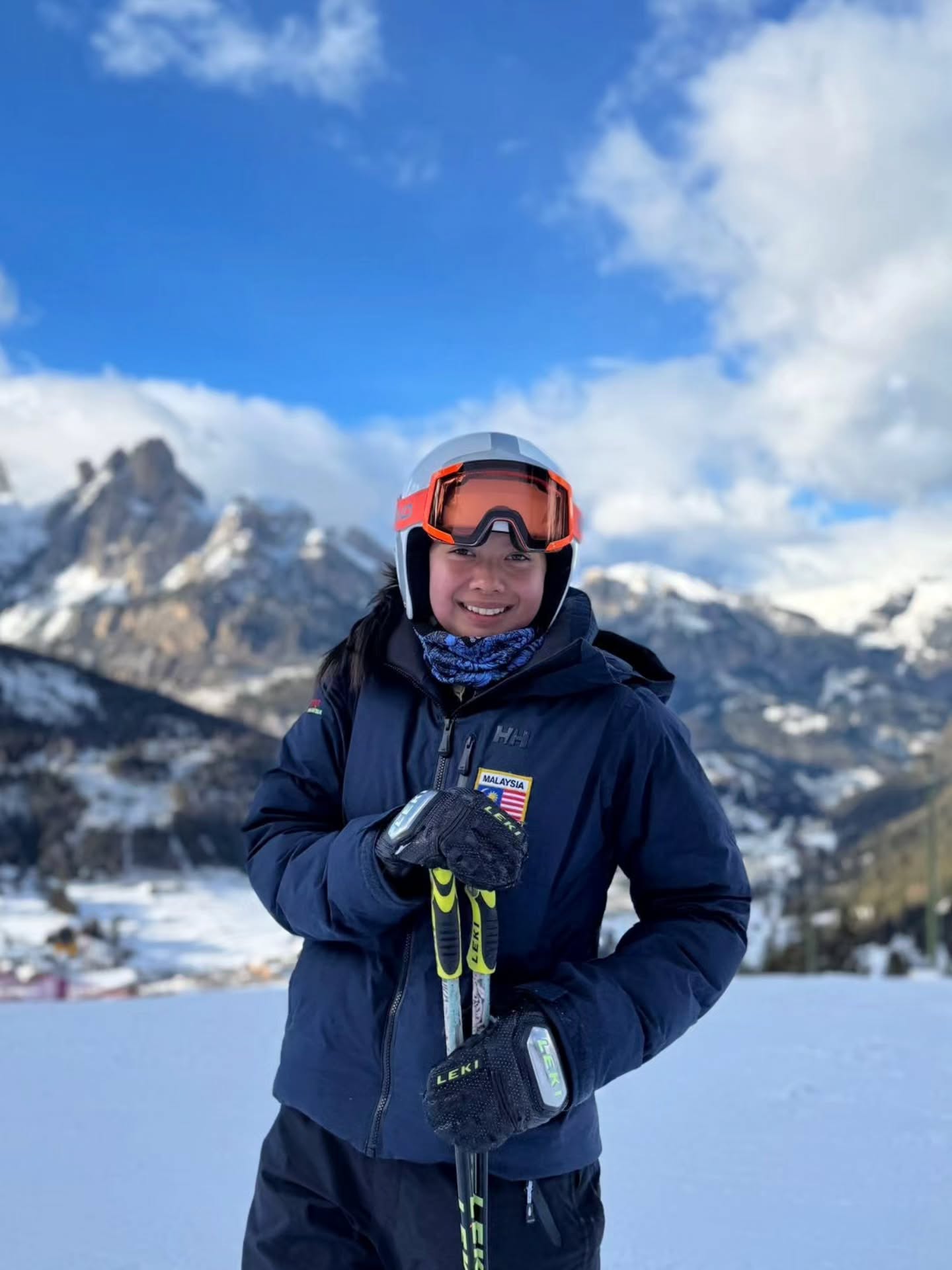 7 years. It's been some time since I started doing full seasons out in Europe to pursue my dreams. I've been so fortunate to meet incredible people and see the world through skiing. I was hoping to close this chapter off on a high note, but honestly? I'm quite tired. This season was long, perhaps the Olympics, the fact that I was dealing with injuries since the beginning, or that I was just mentally burned out overall. I'm proud of myself for still trying until the end, and I'm optimistic for this next leap of faith. I'm not done with you skiing, but it's time for a new chapter ♡
Thank you to everyone who has supported me and been there every step, @olympicmas and @msn_malaysia_official , mom&dad, and @alaertskai wishing you all the best for the future.
#malaysianskier #malaysiansnowsport #malaysianalpine #demimalaysia #skimalaysia