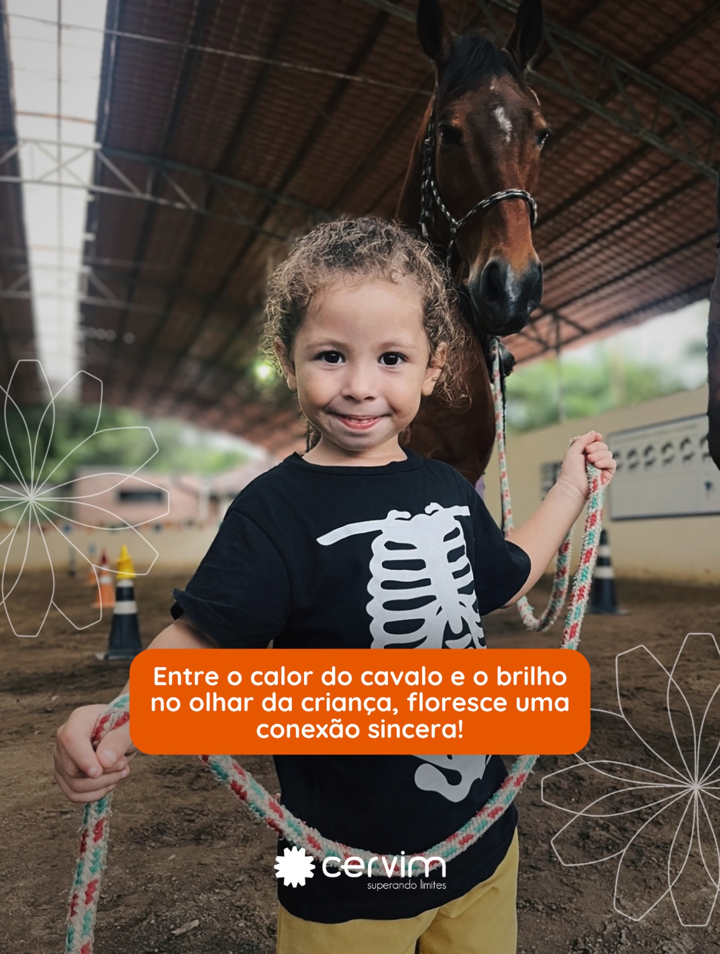 Na Equoterapia, o vínculo é o ponto de partida.
Entre a criança e o cavalo, nasce uma conexão profunda, construída com confiança, respeito e sensibilidade.
O cavalo percebe, responde, acolhe.
A criança se expressa, se organiza, evolui.
É nesse encontro que o desenvolvimento acontece de forma natural, segura e afetiva. Cada sessão é mais do que terapia, é relação, presença e transformação real.
Aqui, cada conquista é vivida! 🤍🐴
#Equoterapia #ReabilitaçãoInfantil #DesenvolvimentoInfantil #TerapiaAssistidaPorAnimais #Cervim20Anos