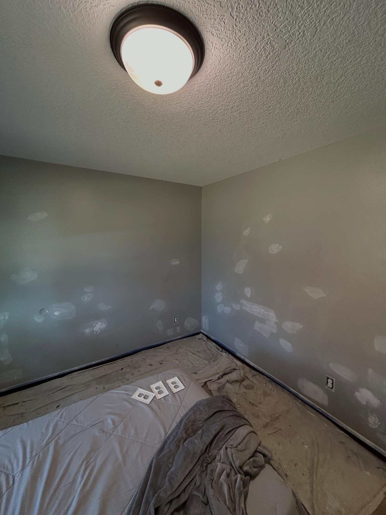 Ever tried to sear a steak in a cold pan? Or bake a cake without greasing the tin? You already know the outcome: a disaster.
Painting is exactly the same. At Henderson Home Painting, we believe that 90% of a professional finish happens before the first drop of paint even touches the wall. If the “ingredients” aren’t prepped, the final “dish” won’t shine.
Our “Secret Sauce” Prep Process:
• Pole Sanding
• Patching & Priming
• Precision Taping
Don’t settle for a “fast-food” paint job. Choose the team that takes the time to do the prep work right, ensuring a gorgeous, durable finish that lasts for years.
#HendersonHomePainting #ProfessionalPainters #PrepWork #elkrivermn #elkriver