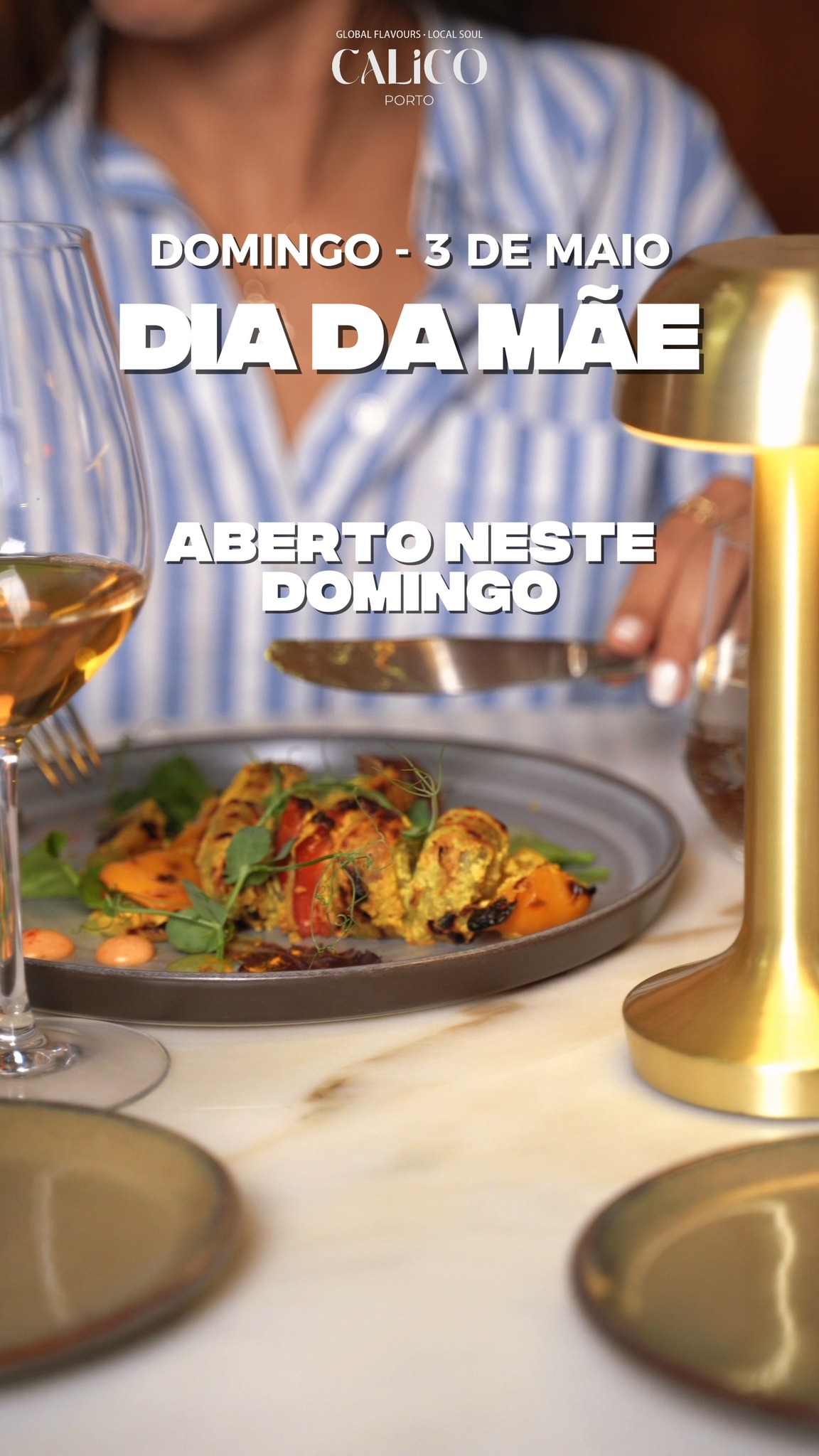 Dia da Mãe no Calico.
Neste domingo, abrimos especialmente ao almoço para celebrar uma das datas mais especiais do ano.
Traga a sua mãe e reúna a família para um momento marcado por boa gastronomia, ambiente elegante e memórias que ficam.
Além do menu Calico, teremos um prato exclusivo para a ocasião: Cabrito Assado por 48h.
Cabrito marinado durante 48 horas e assado lentamente a baixa temperatura, servido com batatas douradas e legumes da estação.
As mães serão recebidas com um cocktail especial, com ou sem álcool, criado para este dia.
O prato especial é limitado, por isso recomendamos reserva antecipada.
Rua da Meditação, 70 - Porto
Garanta já a sua reserva através do site.
🇬🇧
Mother’s Day at Calico.
This Sunday, we open especially for lunch to celebrate one of the most special days of the year.
Bring your mother and gather the family for a memorable occasion with fine gastronomy and an elegant atmosphere.
Alongside the Calico menu, we will present an exclusive dish for the occasion: 48h Roasted Kid Goat — marinated for 48 hours and slowly roasted at low temperature, served with golden potatoes and seasonal vegetables.
Mothers will be welcomed with a special cocktail, with or without alcohol, created for the day.
This special dish is limited, so early booking is recommended.
Rua da Meditação, 70 - Porto
Book now through our website.
#calicoporto #restaurante #bar #porto #diadamae