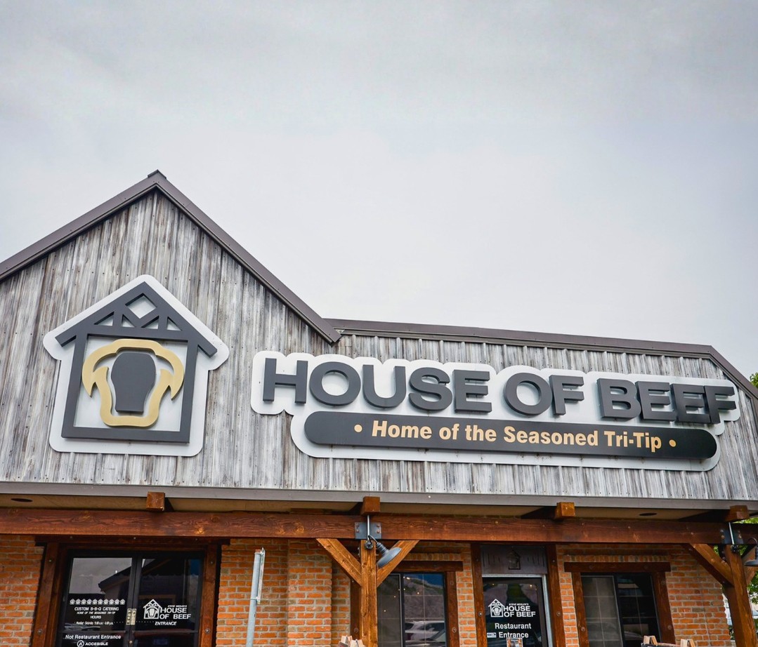 If you’re looking for the soul of Oakdale, you’ll find it over a plate of mesquite-fired BBQ. House of Beef isn't just a local favorite; it’s a legendary stop for anyone who appreciates authentic Central Valley tradition and small-town hospitality.
The Local Favorites:
🥩 Signature Tri-Tip: Seasoned to perfection and grilled over real mesquite wood.
🍽️ The Full Spread: Mouthwatering ribs, juicy chicken, and a fresh salad bar.
🐾 Dog-Friendly Patio: The perfect spot to relax outdoors with your four-legged friends.
🛍️ The Butcher Counter: Don’t forget to check out their meat counter to grab some seasoned cuts to-go for your own backyard grill.
From a quick tri-tip sandwich to-go to a sit-down family dinner, House of Beef delivers the flavors that put Oakdale on the map.
📍 Visit: 201 N 3rd Ave, Oakdale, CA
📸 Tag a friend who owes you a BBQ date!
🥪Follow for more info: @houseofbeef209
📸 @shots.byjake
#visitoakdale #HouseofBeef #OakdaleEats #TriTip #OakdaleCA