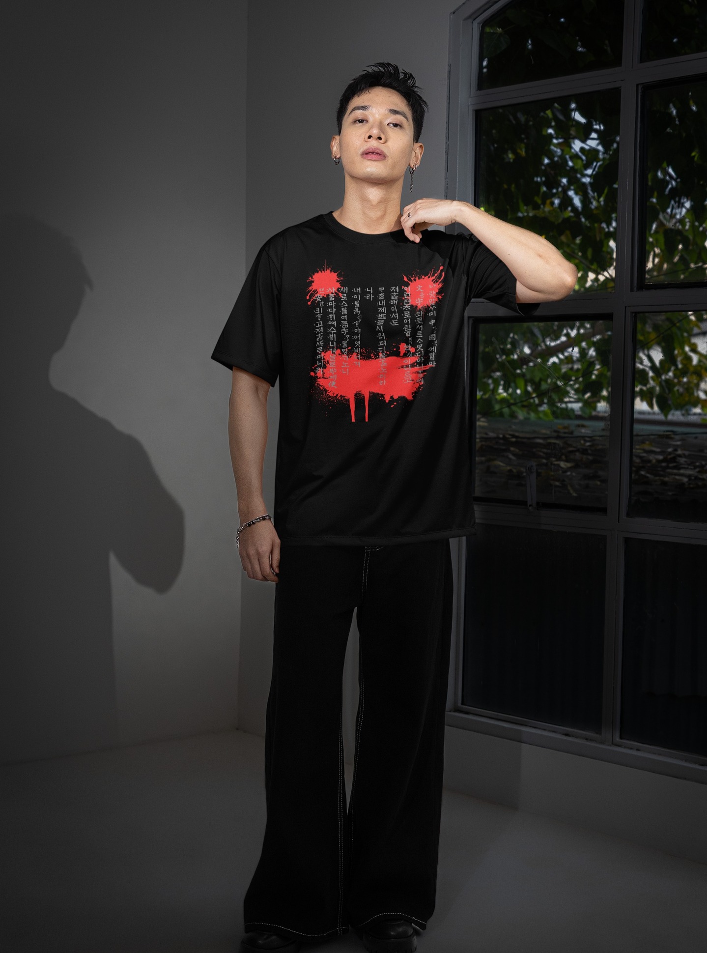 Bloody Korean is a tribute to Hangul — a script born from compassion and carried through history with sacrifice.
Raw, proud, and unforgettable, this piece turns language into legacy.
