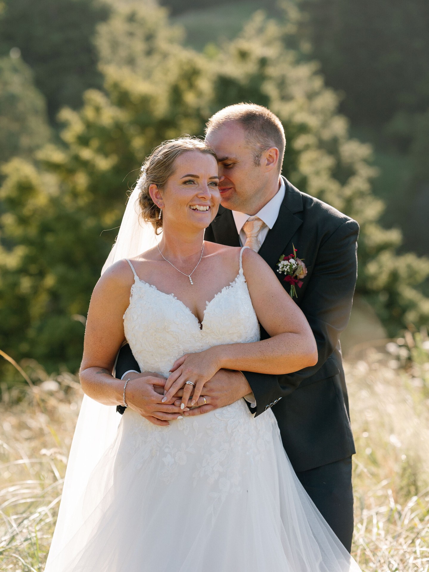 The most beautiful soul inside and out π€ Such a graceful, down-to-earth bride and an absolute joy to work with from the very beginning. Thank you for trusting me to be part of your stunning wedding day.
#MakeupArtistWhakatane #SprayTanRotorua