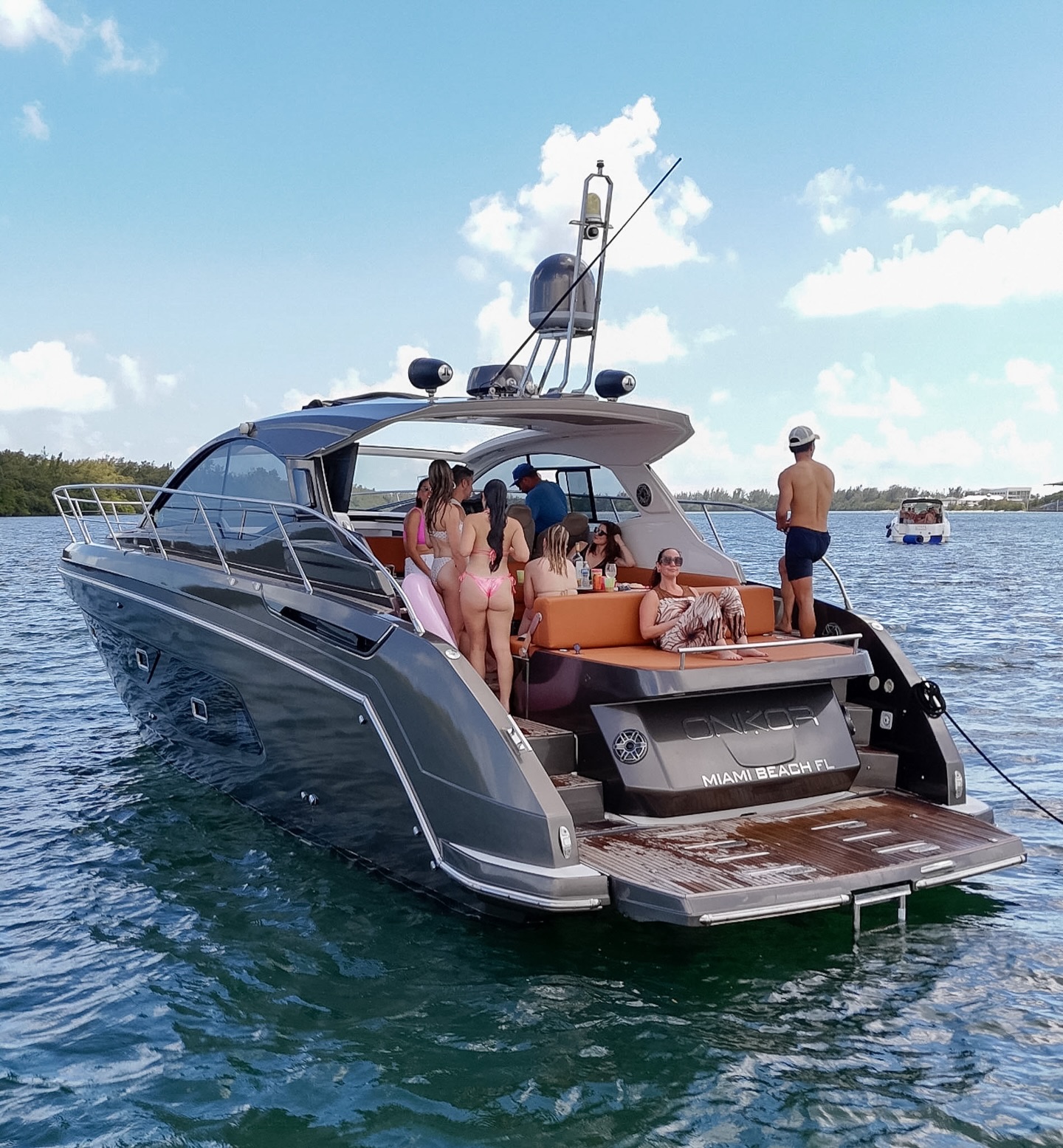 She understood the assignment:
glow up, but make it luxury 💅⚓️
Refreshed, refined, and ready for her next moments on the 🌊
DM to glow up your boat day!
Let us handle the details
#glowup #yacht #miamilife #boatday #miamicharter