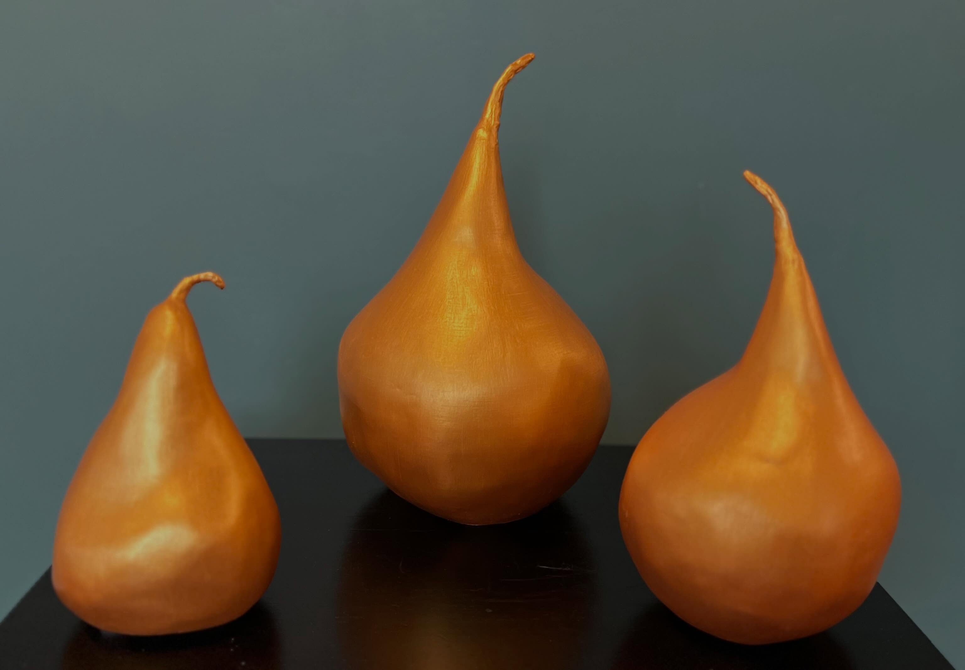 “Golden Pears” from sculptor Audrey Shachnow.
These darling golden pears make the perfect addition to your table top. Available in 3 sizes, Small, Medium and Large each Pear is created using acrylic and resin.
You can find a wonderful collection of Golden Pears from Audrey Shachnow now on view and available for purchase only @thewitgallery
.For more information and purchases, please visit our website thewitgallery.com, contact info@thewitgallery.com or DM to inquire.
.
.
.
.
.
.
.
.
Art | Art Gallery | Museum | Art Collection | Collection | Artist | Contemporary | Art Collector | Glass | Blown Glass | Painting | Gallery | Modern | Miami | Art Week | Massachusetts | Berkshires | Photo | Reels | Artwork | Woman Owned | Business | POV | Discover | Explore | Collector