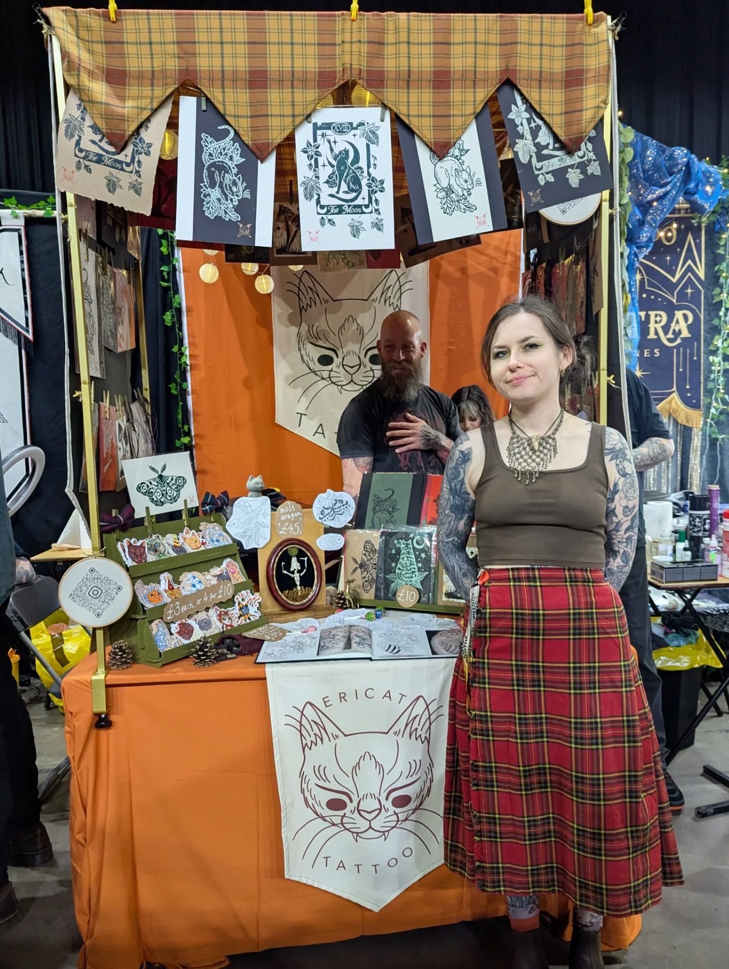 ✨ Big North 2026 ✨
Thank you to everyone for an amazing year at Big North, it was an amazing time, thank you to everyone who got tattooed, said hi and had kind words about my booth, to those who bought prints and stickers, thank you so much!
All of my clients were wonderful animal people, so glad to be connecting with such sweet people ❤️ also lovely to catch up with old friends and meet new faces!
Thanks to my partner for putting my booth together and for his great ideas hehe ❤️ thanks to @poppyluna.tattoo and @sabeli_ink for being great booth buddies 💖💖💖
Pops and I were under our new amazing hand painted banner by @graefsignco thank you Lisa it's beautiful!!
I will be back in Newcastle guesting on 29th May at @evergreentattoos so if you missed me, don't miss out on this one day.
Thank you so much to Martin, Perry and Emma for putting together another wonderful convention, looking forward to next time 😻💖 @bignorthtattooshow @totaltattoo
#edinburghtattoo #tattoonewcastle #newcastletattoo #illustrativetattoo #illustrativeblackwork