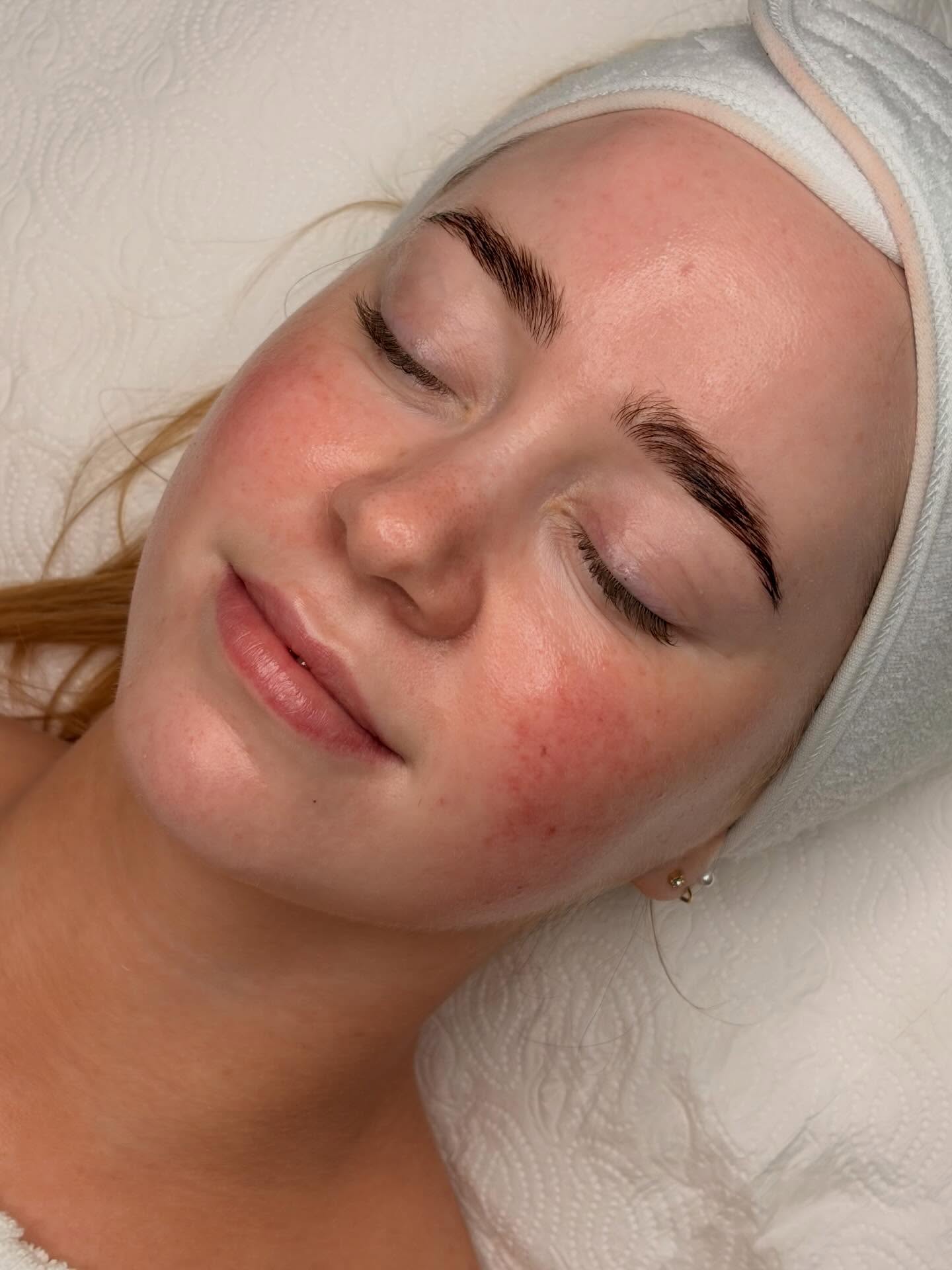 ✨Post Pumpkin Enzyme Glow ✨
The perfect treatment for clients concerned with ageing, pigmentation, and sun damage. This powerful enzyme works at a cellular level to support skin renewal, leaving your complexion smooth, radiant, and beautifully refreshed.
Bookings can be made online under O cosmetic enzyme facial
#pumpkinenzyme #ocosmetics #embellirnz