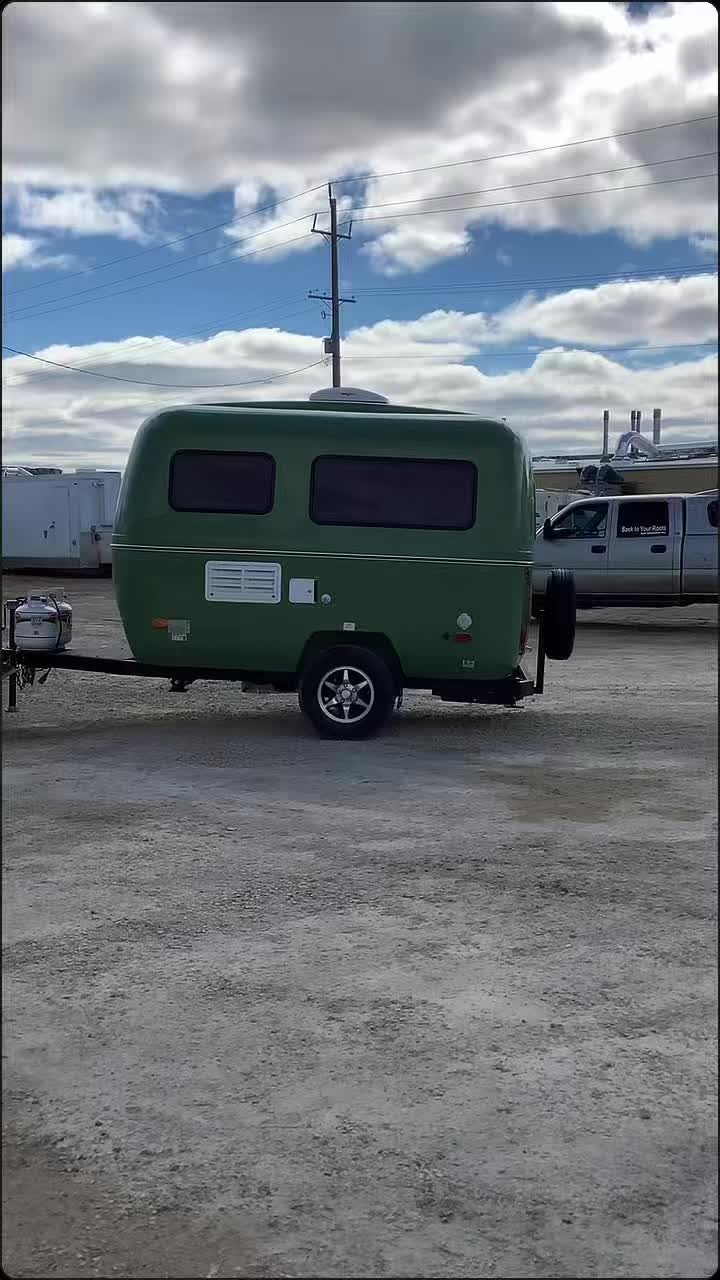 E13 alert! Come see this little green pea next weekend at the ReVolution x Escape Launch Party!
May 8th 11am to 4:30pm
May 9th 10am to 3:30pm
#revolutiontrailers #escape #escapetrailer #takeyourescape #openhouse