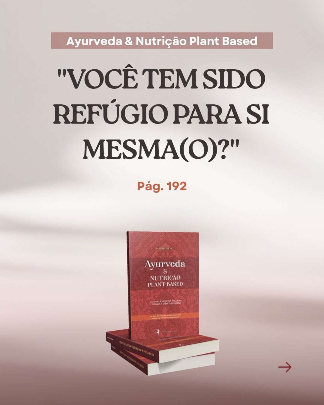 “Você tem sido refúgio para si mesma(o)?”
O frio convida ao recolhimento e esse movimento pode acolher ou desafiar, dependendo de como estamos por dentro e por fora.
Refúgio não é só o lugar onde se vive.
É o corpo que se habita,
as relações que se escolhe nutrir, e a forma como se caminha no mundo.
No Ayurveda, cuidar desse refúgio é fortalecer as próprias raízes, internas e externas, para atravessar os ciclos com mais estabilidade, energia e clareza.
Vale se perguntar:
- como está a relação com o próprio corpo?
- o ambiente onde se vive sustenta bem-estar?
- as escolhas do dia a dia nutrem ou drenam?
O que pode ser ajustado, com presença, para que o corpo volte a ser casa, e a casa, um lugar de acolhimento?
Assim como na natureza, tudo muda o tempo todo.
Criar raízes não é se fixar, é desenvolver estrutura interna para atravessar os movimentos da vida.
Se esse tema conversa com você, no meu livro Ayurveda e Nutrição Plant Based eu aprofundo esse olhar de forma prática e sensível.
Você encontra o link na bio ou no site: www.mariseberg.com.br
#ayurevdabrasil #livrodeayurveda #mindfulness