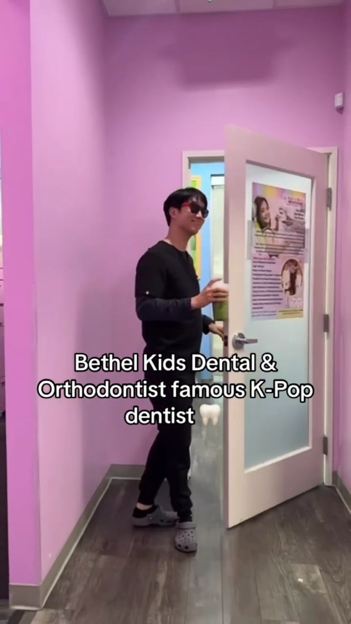 🤩 Imagine coming in for braces and your dentist is giving K-Pop VISUALS 😭✨🦷 Only at Bethel Kids Dental & Orthodontics 💚
Book your appointment NOW!
https://www.bethelkidsdental.com/copy-of-main-appointments-rw
#BethelKidsDental #KPopDentist #IdolSmile