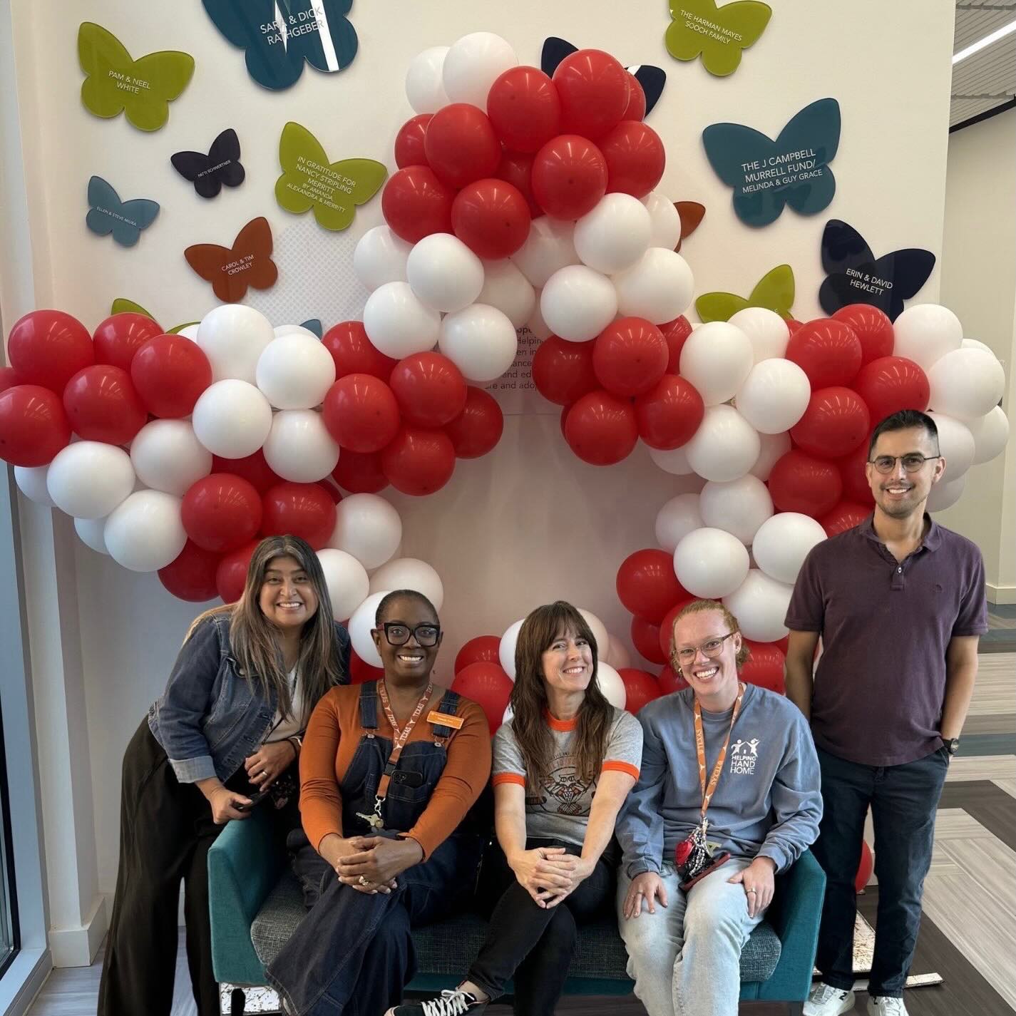 The @utaustintx Charter School at Helping Hand Home launched STAAR testing on a bright, cheerful note, thanks to this whimsical balloon display courtesy of generous @helpinghandhome volunteers. The dedicated teachers showcased here always go above and beyond to educate, empower and support their students ❤️. Helping Hand Home’s mission is to bring hope and healing to children and families. ( Thanks to ATX Good News follower Robin Ward - @math.goggles - for this story 😍)