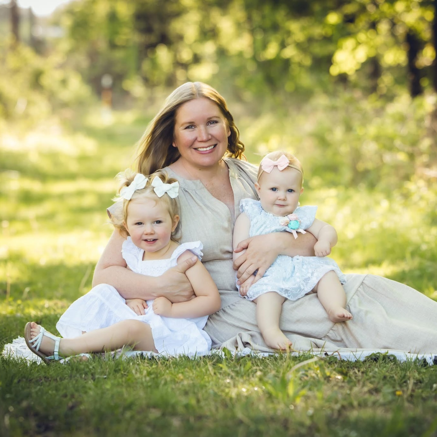 Maddie is happiest in her Mommy’s arms, so I requested a few shots with Mom this time even though we weren’t doing a family session till Maddie’s first birthday. I think these turned out super sweet, and I’m always grateful for this sweet family. ❤