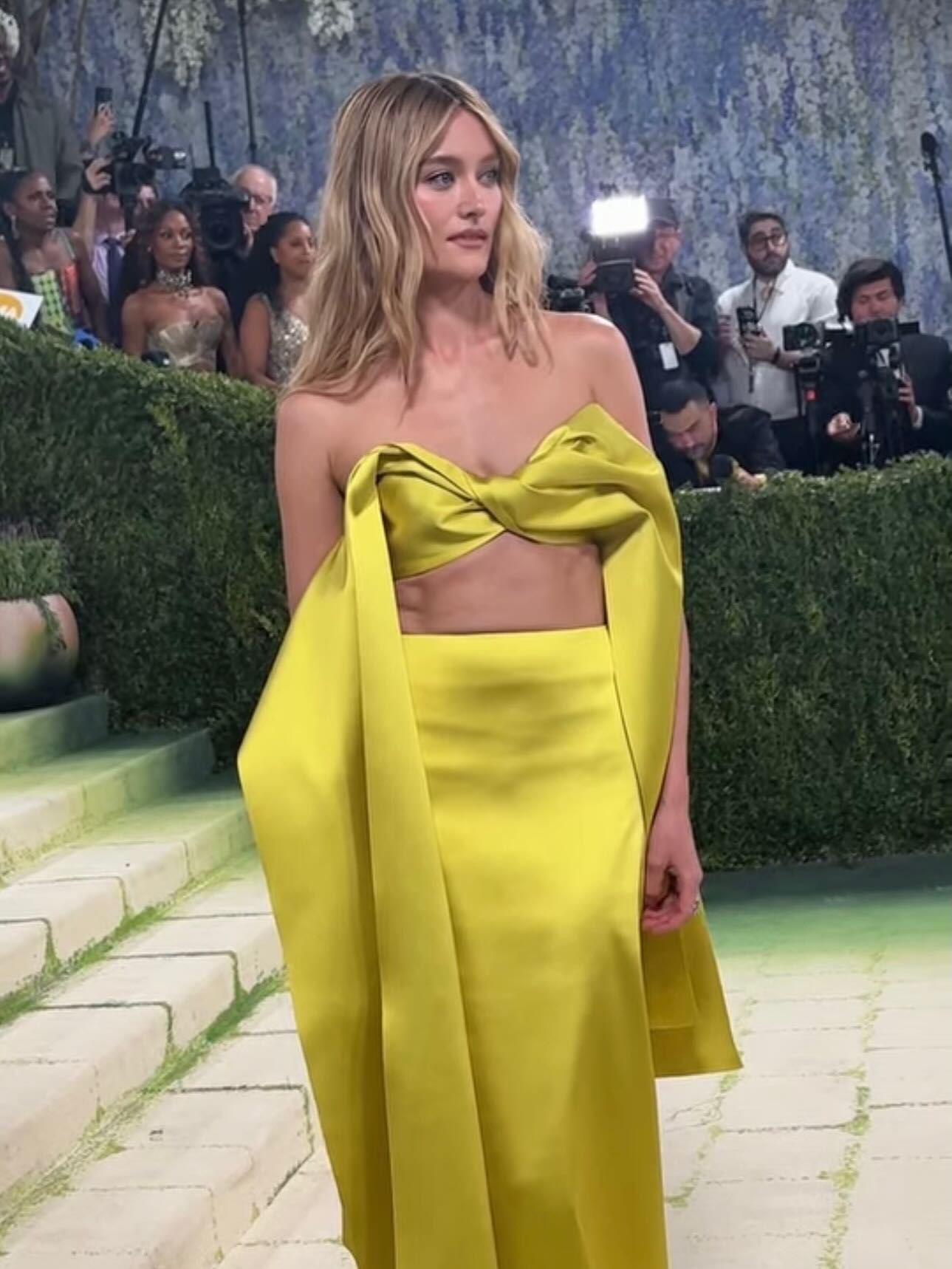Being part of someone’s glam team for such an iconic night is something I don’t take lightly. #metgala #nycspraytanner
