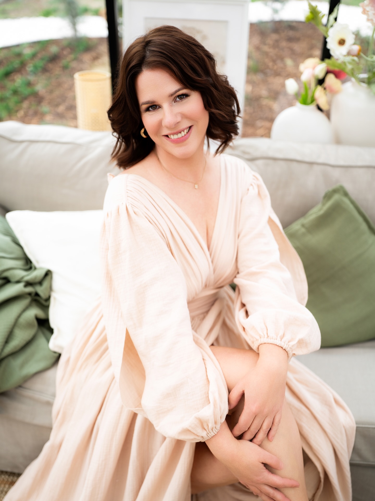 Beautiful mommy is wearing our Phaedra gown in beige color🤍
📸 @juliapetzphotography
#edenartdresses #mommyandmephotoshoot