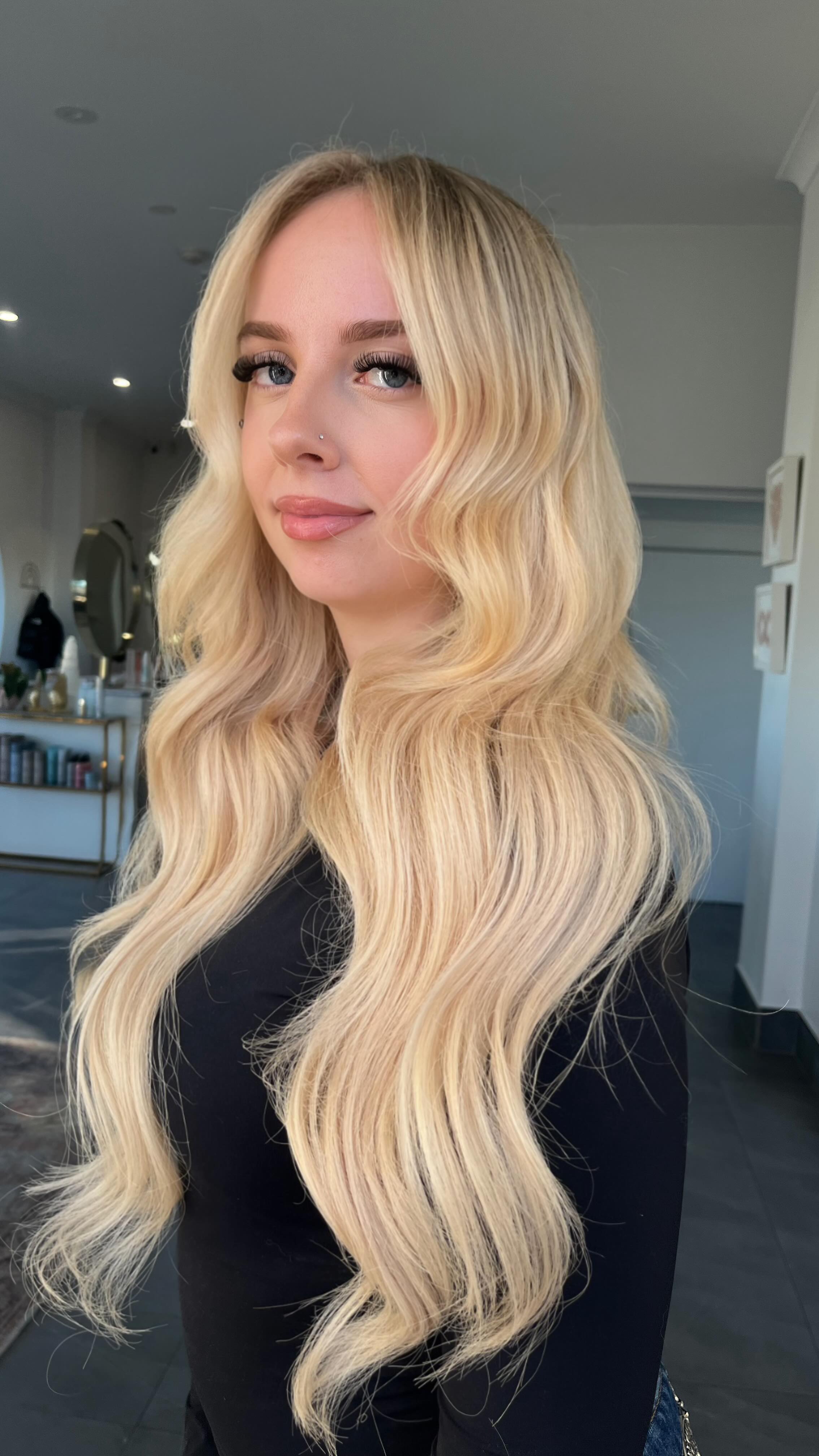 DID WE HEAR GLOW UP, YES WE DID GURLLLL 🔥🔥🔥
Here we have a full extension and colour transformation giving this beauty the ultimate glow up, using our favourite low tox clean colours and products by @oandm_pro always giving your hair the healthiest option, a gorgeous glow and the best part it’s all extension safe, so we know your hair will last yoi the long haul 🔥🔥🔥
HOW WE FOR THERE:
Full colour transformation
✨ Full head of foils
✨ +plus tip out for those bright ends
✨ Colour melt toner for a soft grow out
Weft extensions
✨ 3 packets of 20” nano wefts
✨ 2 rows | 140g of hair
✨ Cut & style
We offer complimentary extension consultations all year round so your constantly glowing and being the most gorgeous version of you. Shining bright and radiating confidence 🔥🔥🔥
To book your next appointment with one of our incredibly talented stylists please contact us via DM | Somerton Park - 0410 147 583 | Parkside - 0432 738 763 | Online bookings available 🫶🏼🫶🏼🫶🏼
#weftextensions #blonde #blondespecialists #extensionspeacialist #adelaidesalon