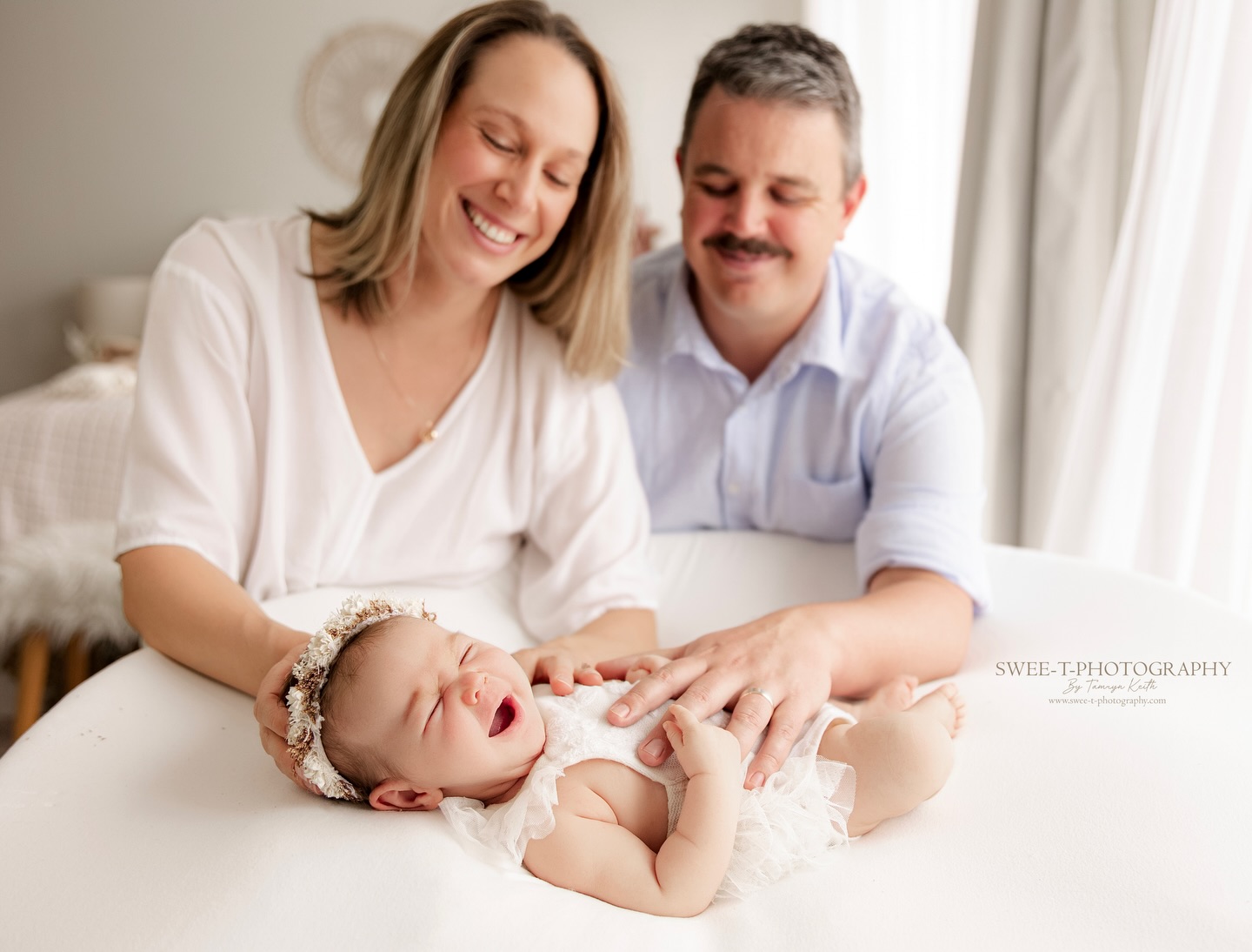 Sweet baby Emma - 7 Weeks during her Pure Beginnings Newborn Experience. Timeless. Gentle. Emotionally led.
The Pure Beginnings Newborn Experience is a beautifully balanced newborn session designed for families who love natural connection, soft simplicity, and storytelling moments — without the full styling complexity of my Signature sessions.
✨ Secure your Pure Beginnings Newborn Session with Barossa’s trusted newborn specialist photographer and let’s create something beautiful together. https://www.swee-t-photography.com/purebeginningsnewbornsession
📸 © 2026 Swee-t-Photography Barossa's Newborn Photographer
#barossanewbornphotographer #barossanewbornphotography #barossababyphotographer #barossamaternityphotographer #barossastudio