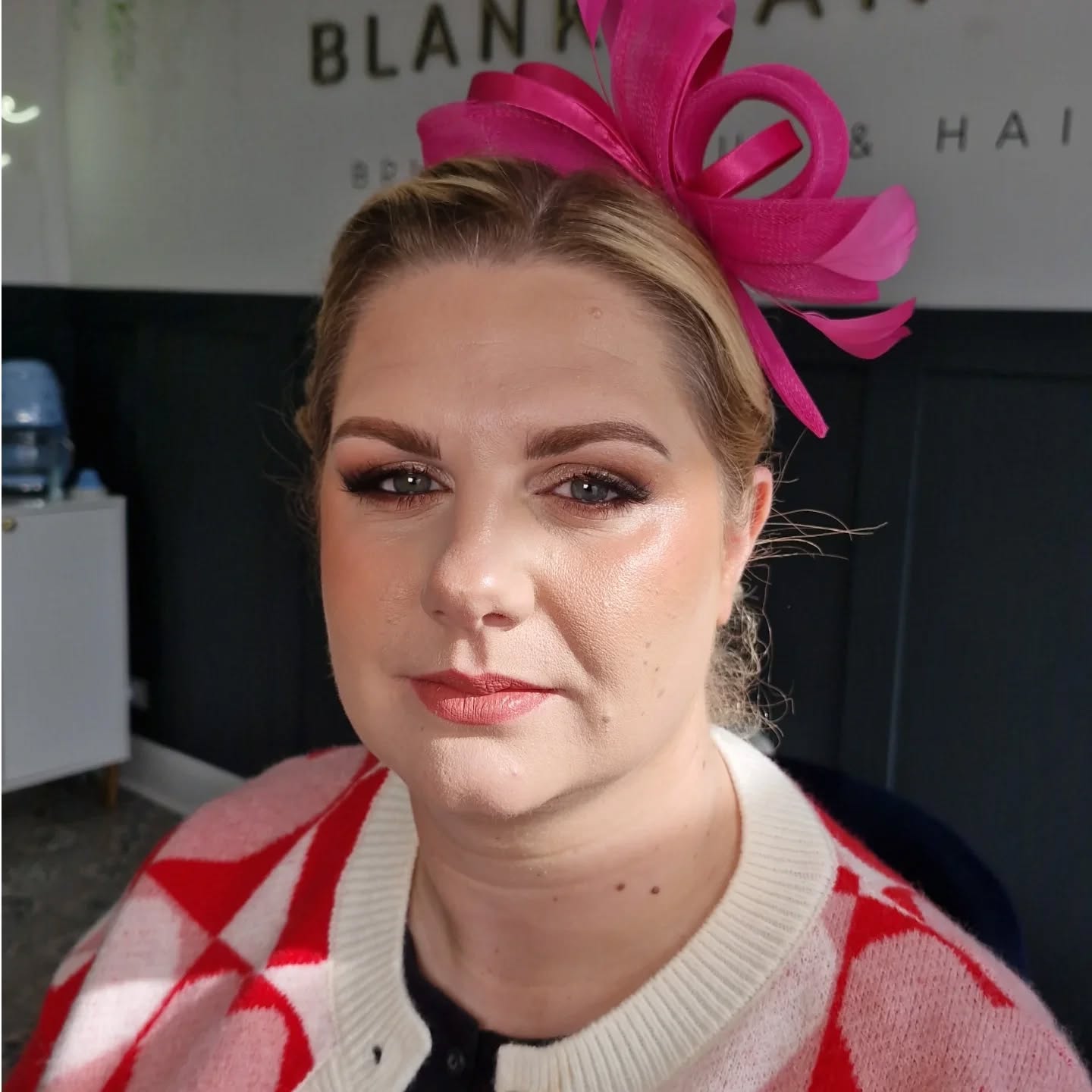 A glam race day 🥂
@blankcanvasbridal
#blankcanvasbridal #racedaymakeup #glammakeup