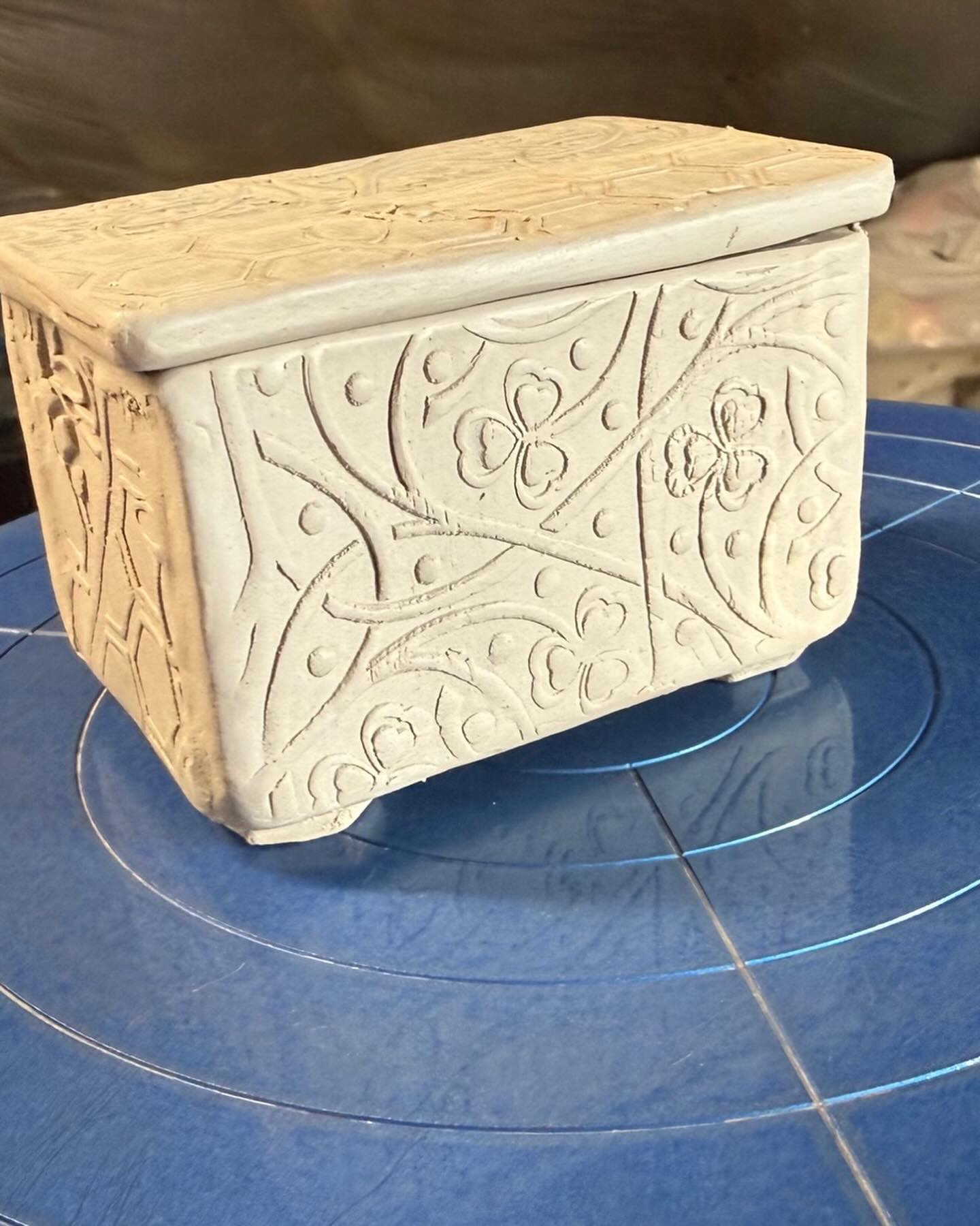 Another little box made from extra slab bits. #tinytreasure #trinketbox #nhmade #handbuildingwithclay