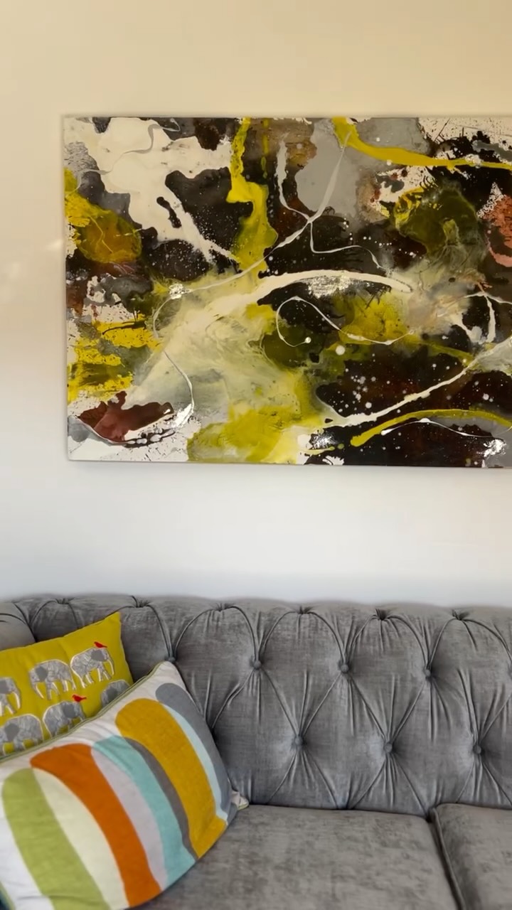 Behind the scenes of a canvas painting. What do you think of the end result?
•
•
•
#abstract #painting #wallartdecor #homedecorideas #homedecor