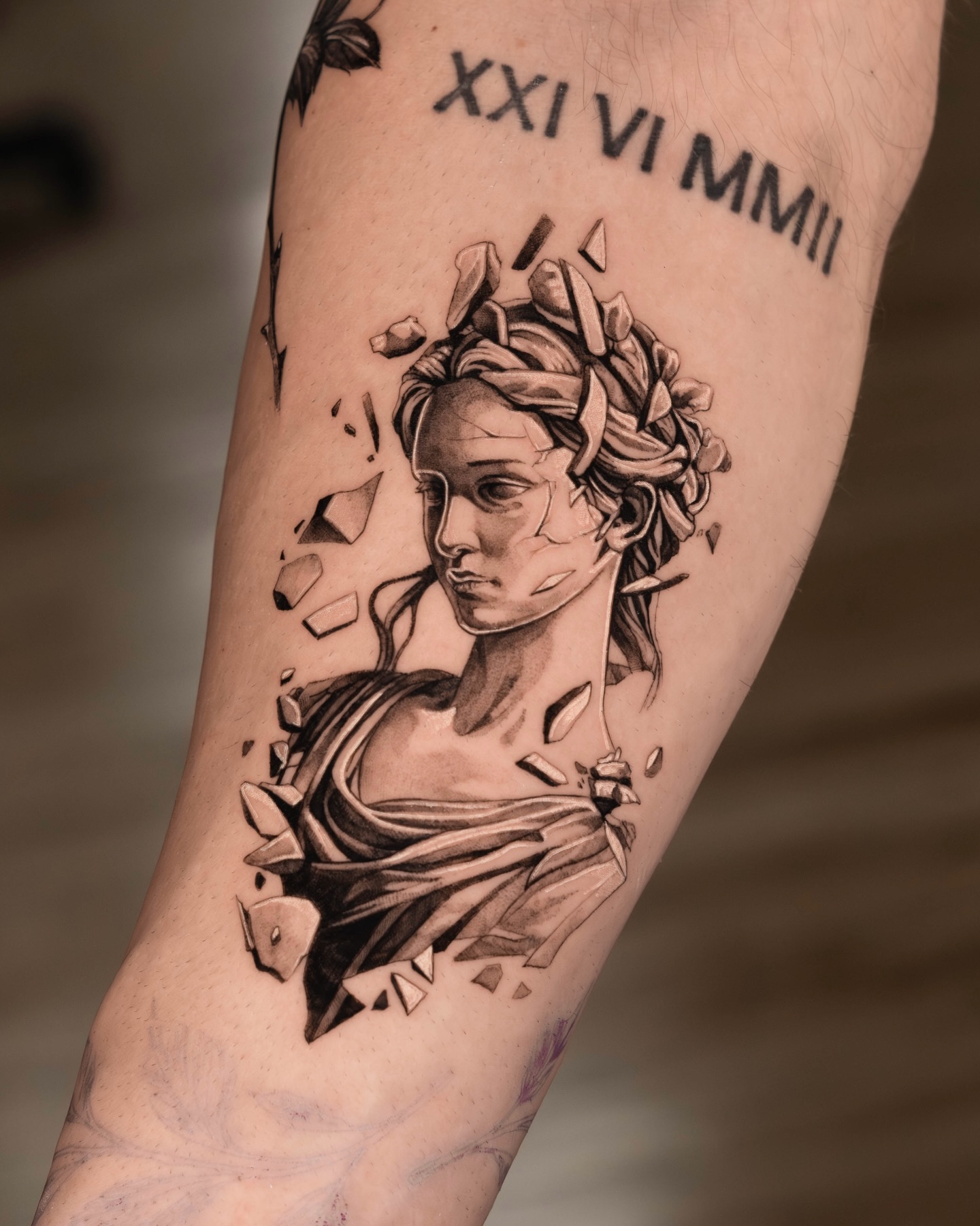 A fragment of a larger story.
Every untouched space — a piece waiting to find where it belongs.
Looking forward to continuing the process.
For those interested in starting a project of your own, feel free to reach out via email. More information is available through the link in my bio.
Now booking for June and onward.
PETER / YPTATTOOS
#fineline #microtattoo #realism #linework #lamanigancetattootoronto