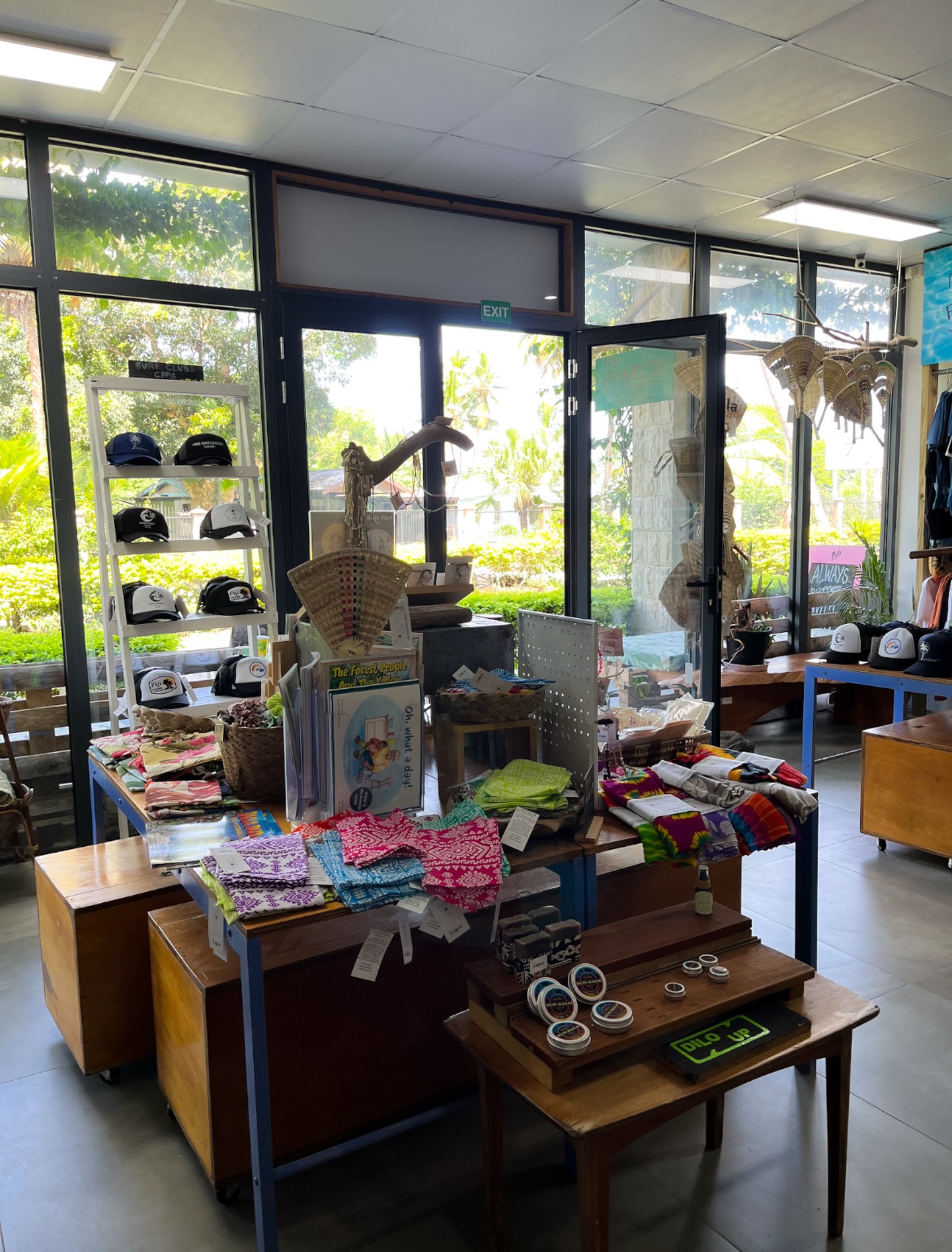 The only good thing about bad weather is online shopping 😆
Click the link in our bio.
Happy shopping 🛍️
.
.
.
.
.
#fiji #fijiislands #projectscollectivefiji #korotogo