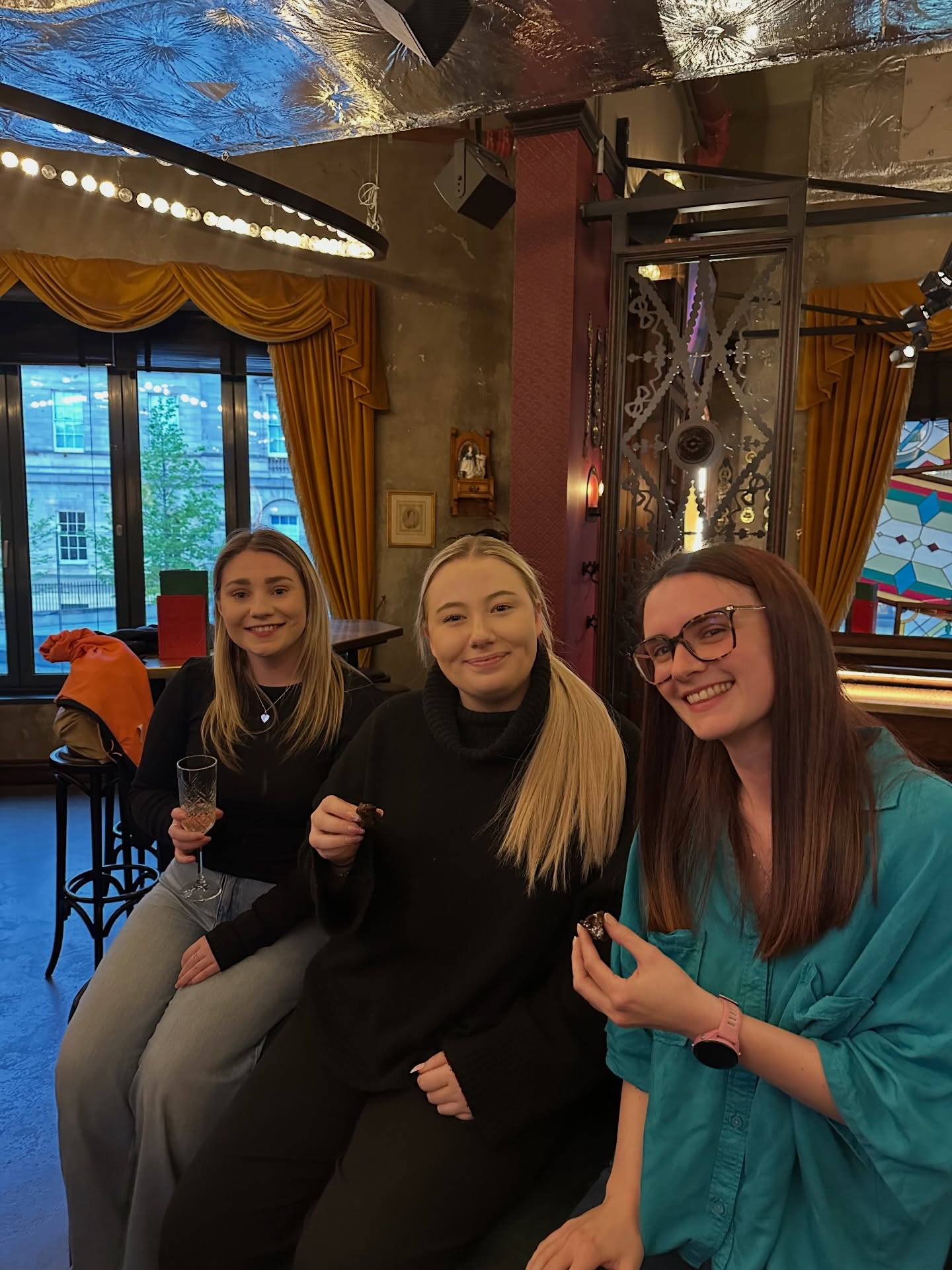 Last night we headed along to @flightclubdarts in Edinburgh for a pizza, fizz & darts girls’ night 💃
Thanks so much for having us, we had a fab time✨✨