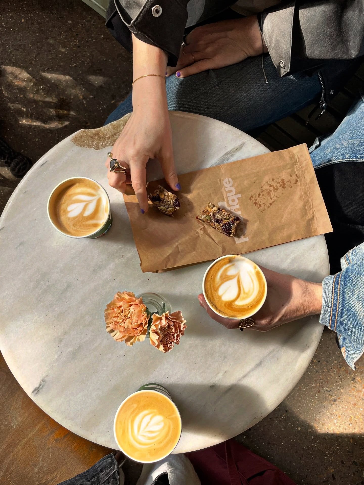April bits
Lots of coffees and pastries, runs always, a trip in the countryside, my birthday celebrated with my beloved friends, an exciting exhibition coming to life