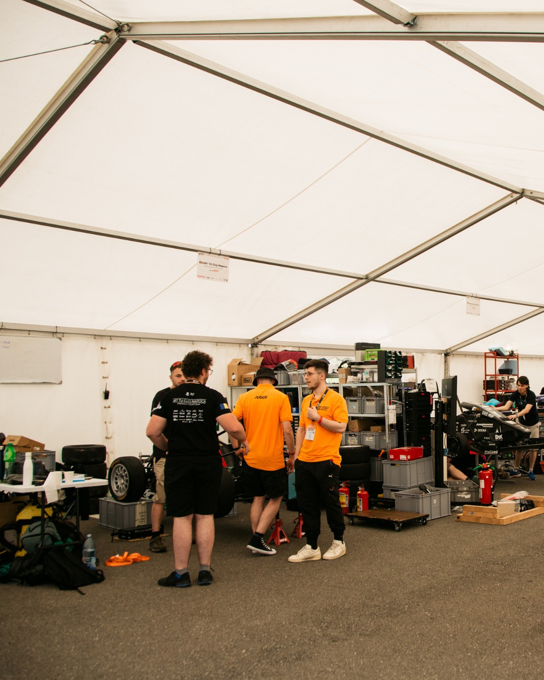 tent life hits different when you're sleep deprived
.
.
.
#fsbalkans #formulastudent