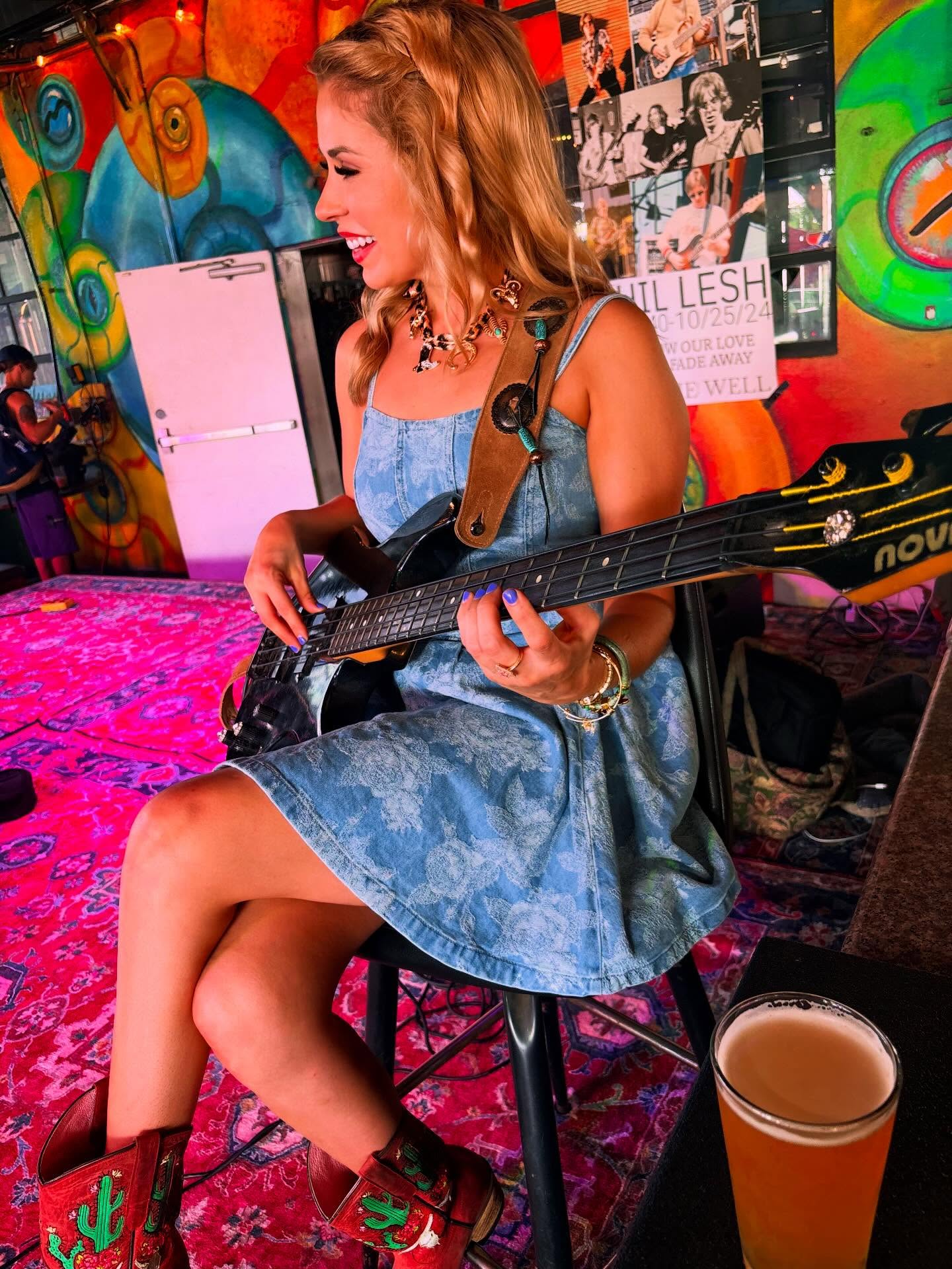 Back at @cagebrewing! See you tonight 💋 8PM
#ilovestpete #bass #floridamusic #hottonic #floridaentertainment