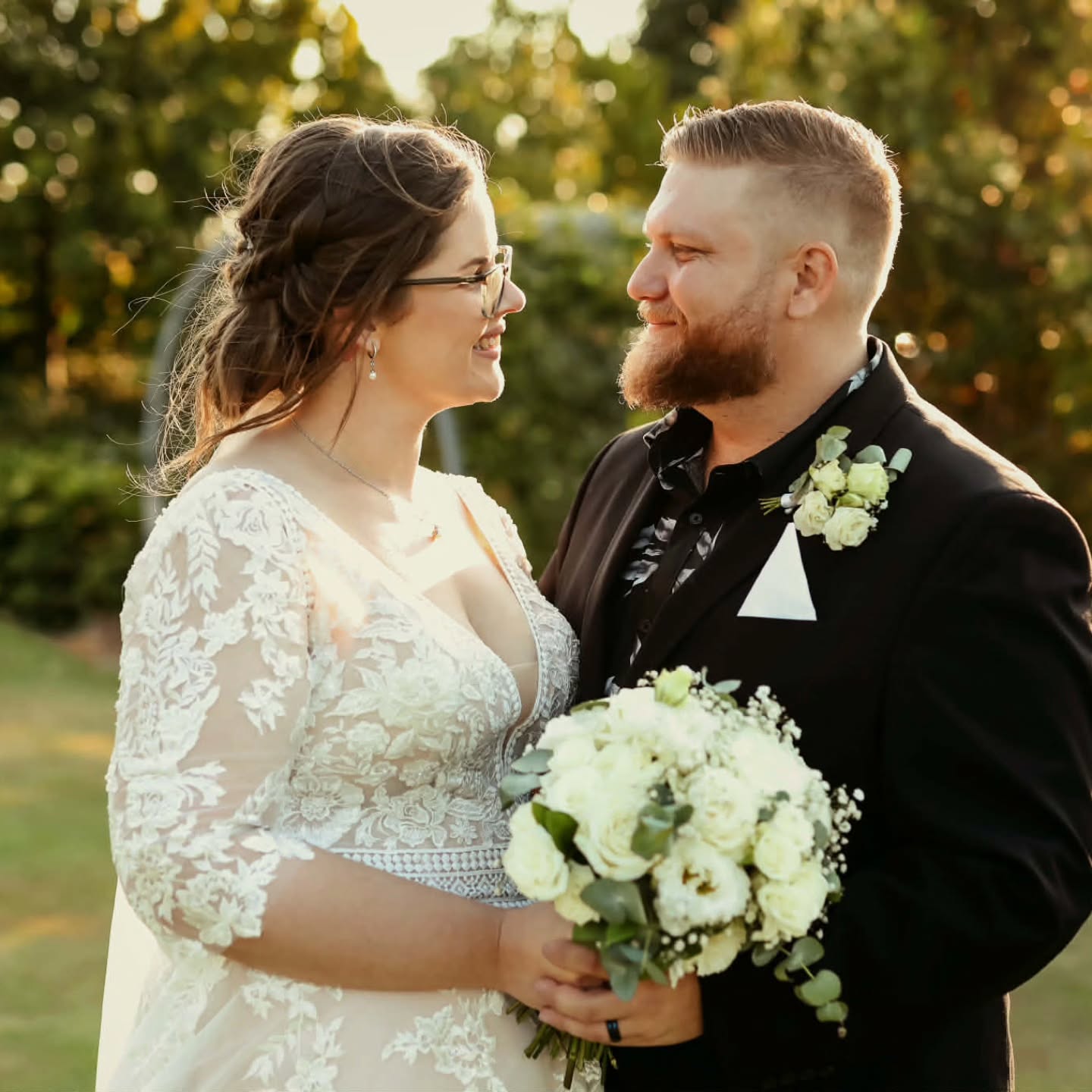 Sammy and Matt ❤️
From the very first meeting, it was love at first sight (for me - when we had our first wedding planning meeting) 😍🤣
Their ceremony was so much fun - and reliving it through their gorgeous gallery just made my whole day!
@nicolabranderphotography
@sandstonepointweddings
@lanewaybridal