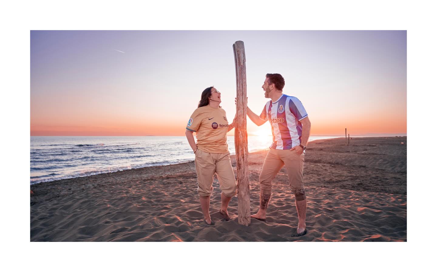 Le secret pour des photos de mariage naturelles ? 🤍
Ce n’est pas le jour J.
C’est avant.
C’est pour ça que j’inclus une séance d’engagement dans mes accompagnements.
Un moment pour ralentir… respirer… vous retrouver et surtout vous amuser et être vous !
Dans un lieu qui vous ressemble,
qui raconte déjà un bout de votre histoire.
Je pense à Morgane & Mario…
un couple solaire, plein de vie, avec qui tout a été fluide.
On a ri, couru, joué… ils se sont chambrés… bref, ils ont juste vécu le moment.
Et le jour du mariage ?
Plus aucune gêne. Juste eux, naturels, complices.
C’est exactement ce que je veux pour vous.
Les réservations 2027 sont ouvertes… et certaines dates sont déjà parties.
💌 Écris-moi “MARIAGE 2027” en DM pour en discuter
❤️ Like si tu veux des photos qui te ressemblent vraiment
💬 Dis-moi : vous êtes plutôt coucher de soleil ou lumière douce du matin ?
#mariage2027 #photographemariage #seancedengagement #coupleheureux #photographegard