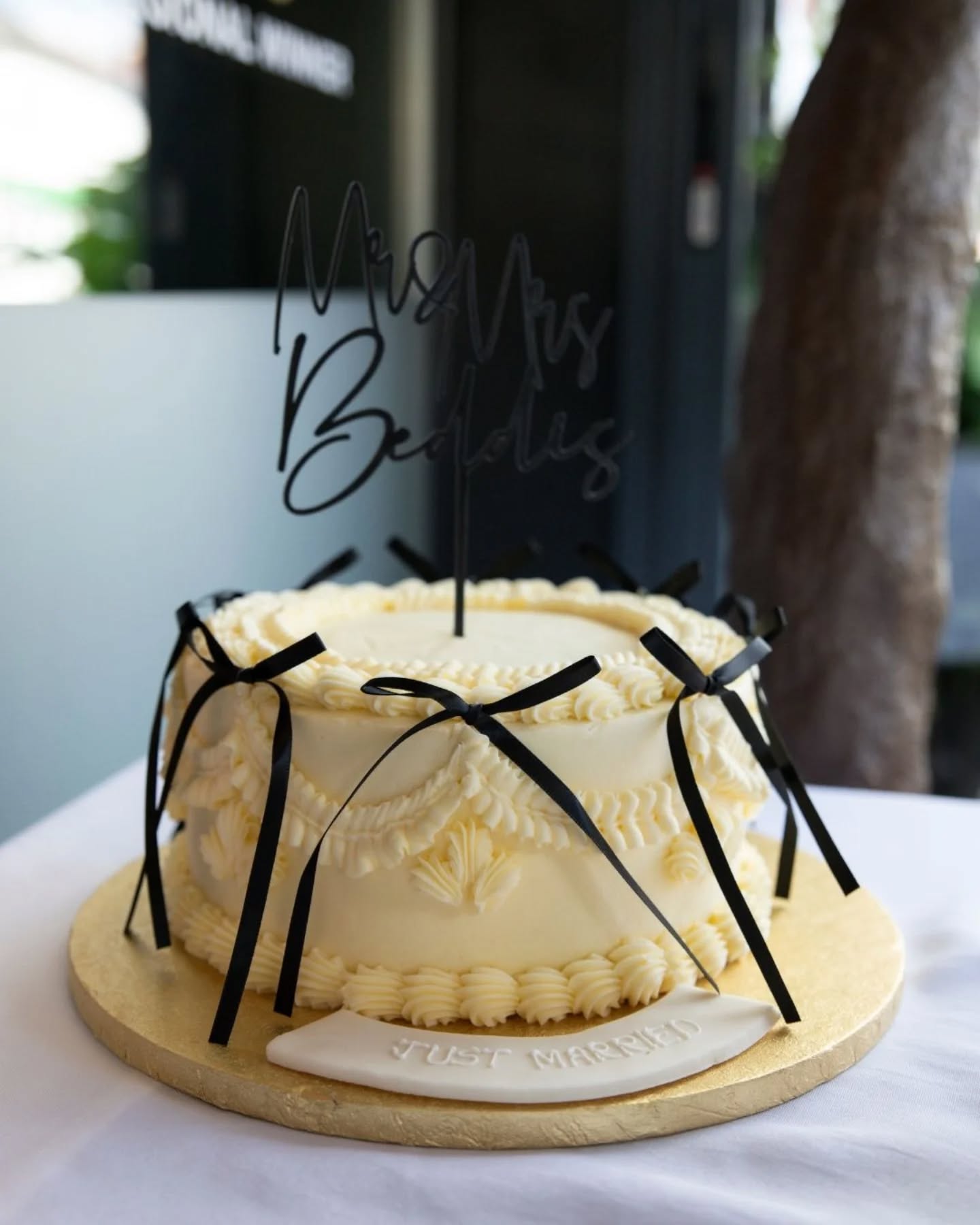 Cakes are basically the main character at any celebration 🍰
If you’re looking for a wedding photographer in Cardiff or event photography across South Wales that captures the real, in-between moments (not just the posed ones), this is exactly my thing ✨
.
.
.
.
#cardiffweddingphotographer
#southwalesweddingphotographer
#cardiffweddings
#southwalesasianweddings
#weddingsinsouthwales
