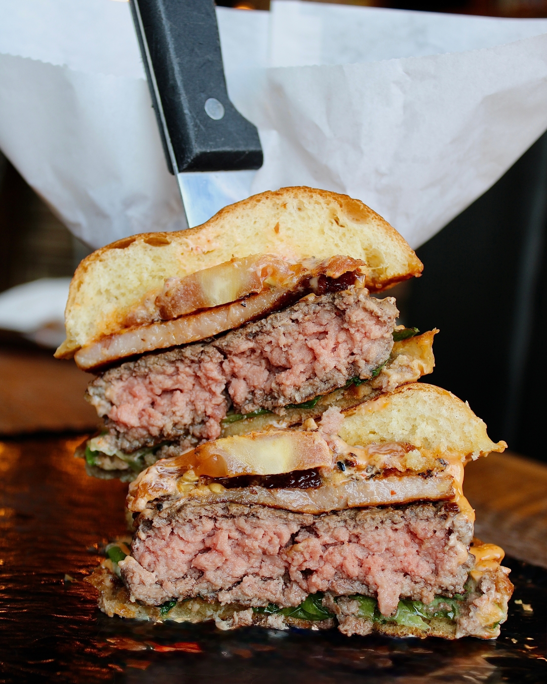 Meet the Mensa Burger 🍔🔥
Stacked with thick-cut apple cider-braised bacon, roasted tomato, crisp lettuce, spicy mayo, and served on a soft brioche bun. Sweet, smoky, spicy, and savory all in one bite.
One of those burgers you think about long after you leave Burgerology.
📍 Burgerology Long Island
📍 Burgerology Midtown Manhattan
