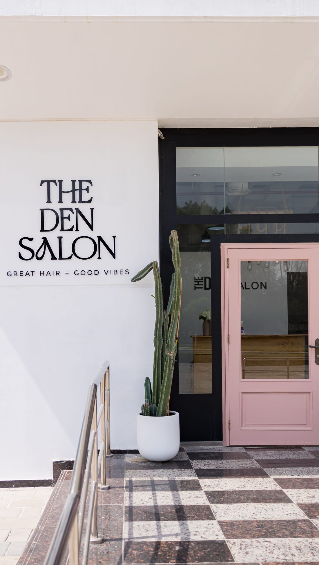 caught in between appointments 💭
laughing, chatting, living a little
this is what The Den feels like
come hang with us, your seat’s waiting 🤎