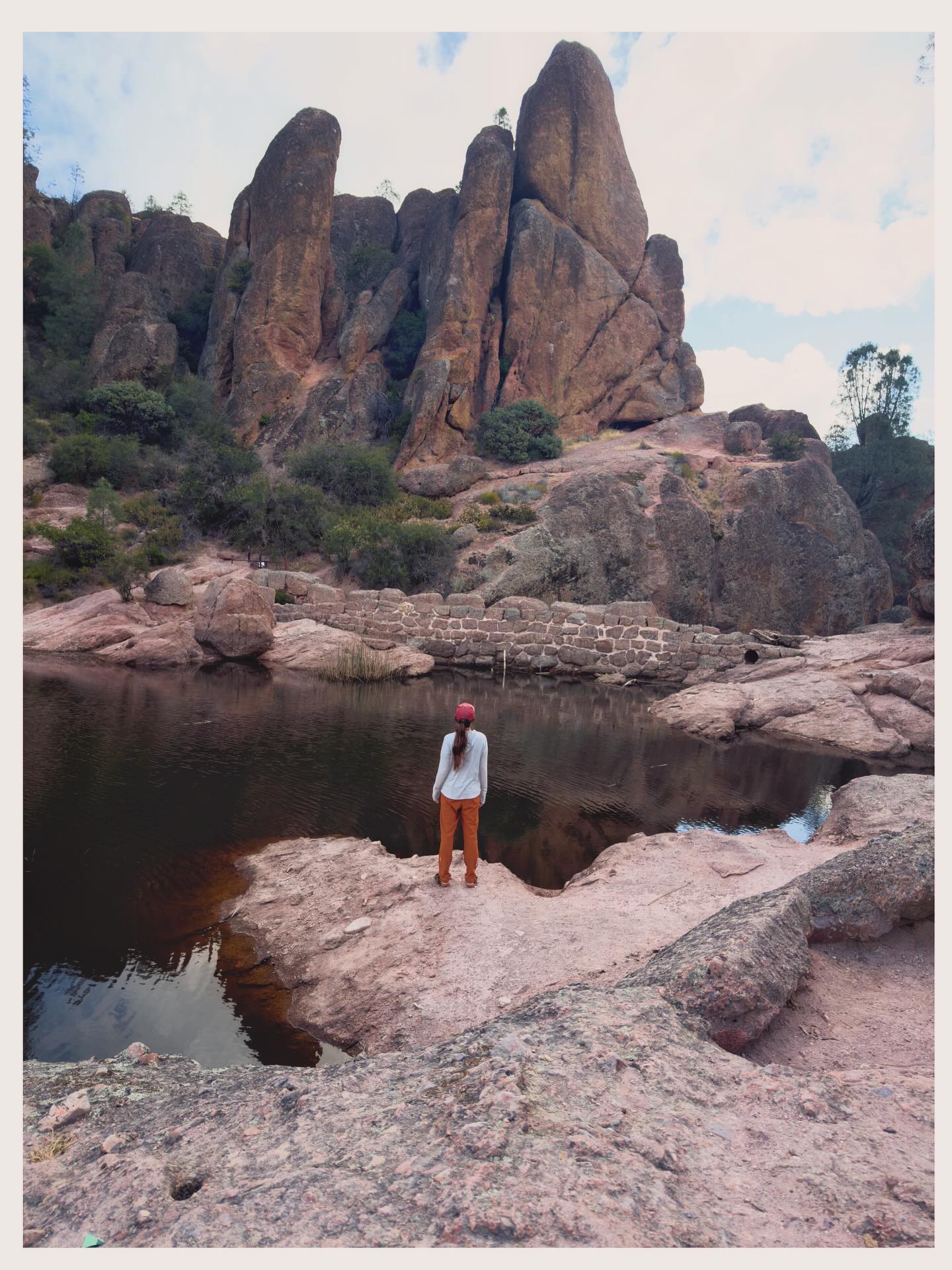 I often hear @pinnaclesnps described as “underrated,” but….who said that? I can’t imagine anyone going to #pinnaclesnationalpark and rating it as anything other than 10/10.
•
•
•
Anyway I’m lucky enough to be writing about this park (and a few others) for a few upcoming @lonelyplanet pubs. 📖🗺️🏕️