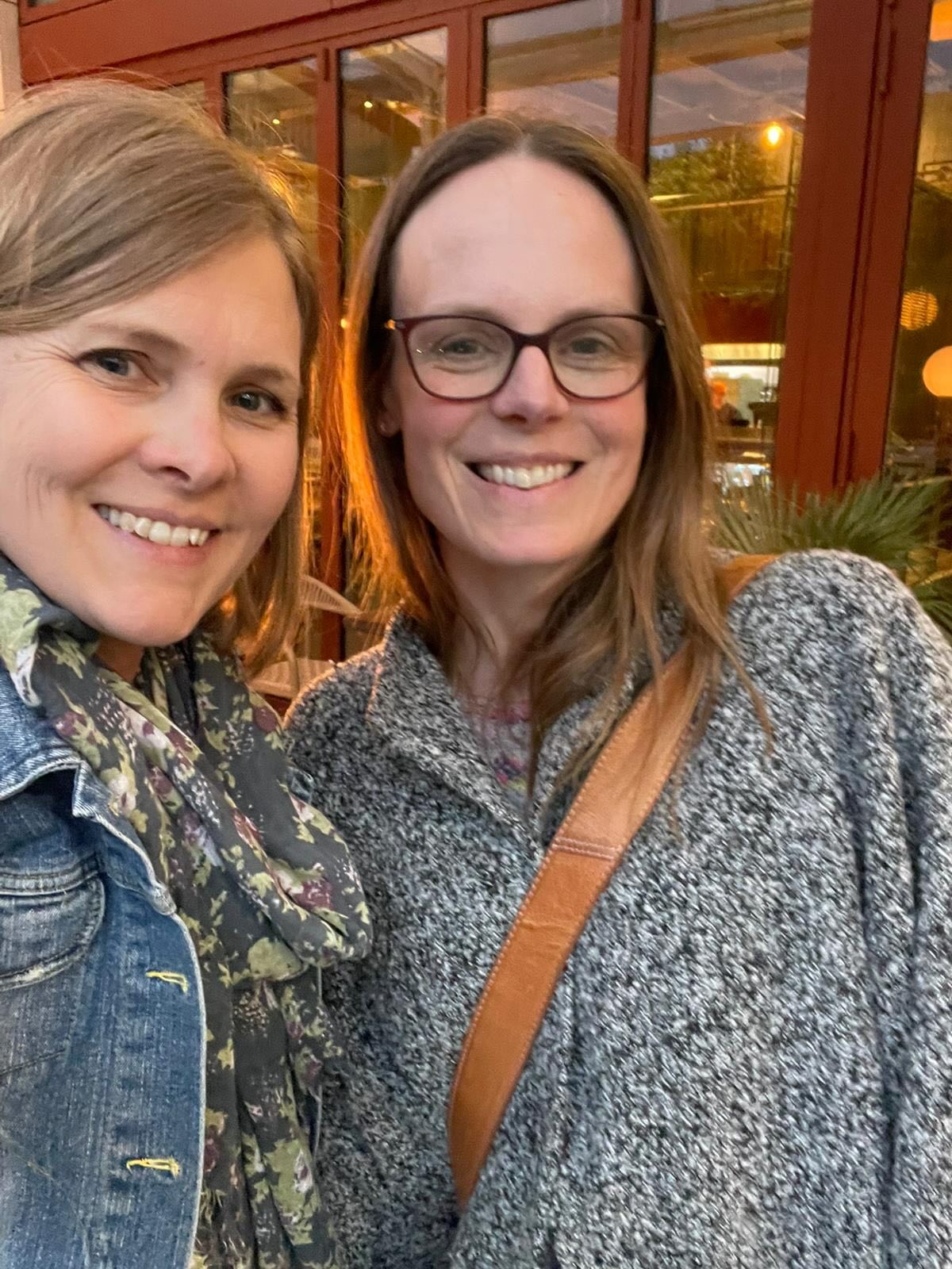 Lovely Monday night catch up with @drclaireplumbly and I realised I’d made all of my clothes including my new #novacoat and #ashjeans
(And the jumper, top and socks that you can’t see!)