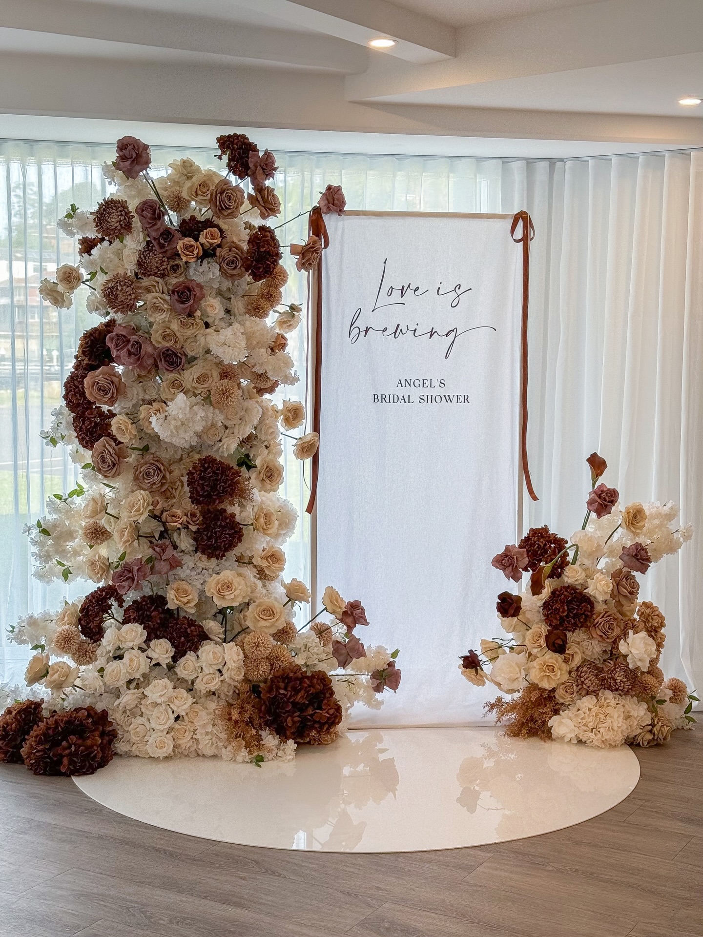 Love is brewing ☕️🤍 Angel’s Bridal Shower
Styling @bloomingmoments_
Cake @that.cakery
Socials @ardoursocials
Venue @thekylebay
#eventstyling #eventinspo #silkflowers #sydneyevents #sydneyeventinspo