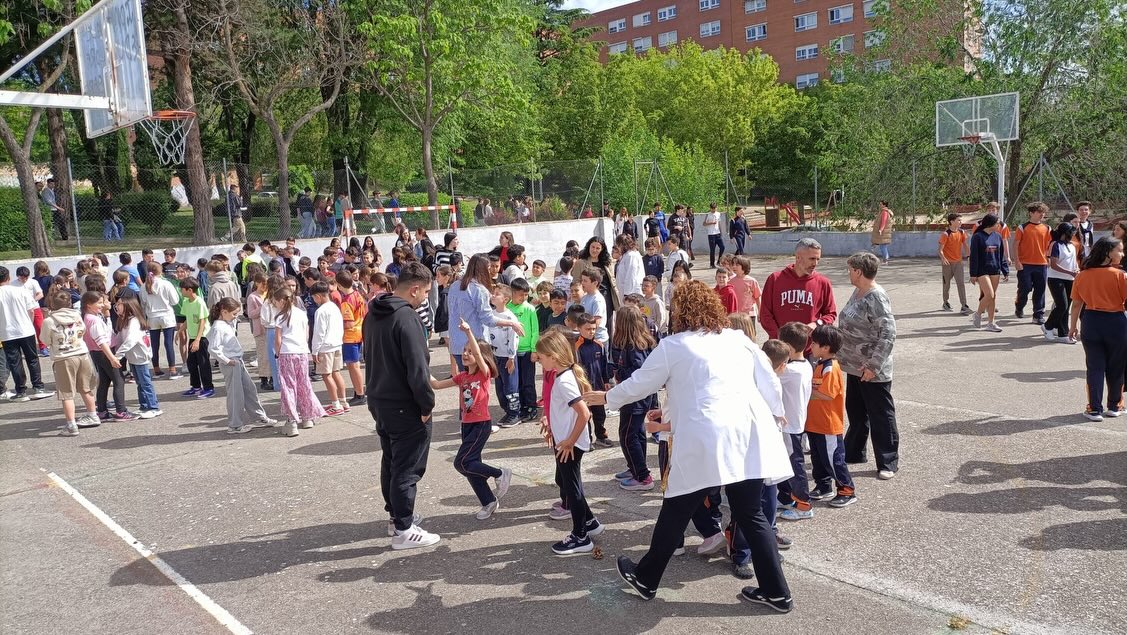 Hemos realizado un simulacro para tener un mayor control de los tiempos y procesos de evacuación. Sensibilizamos a nuestros alumnos en la prevención de riesgos laborales. #salamanca #prevenciónriesgoslaborales #seguridadlaboral