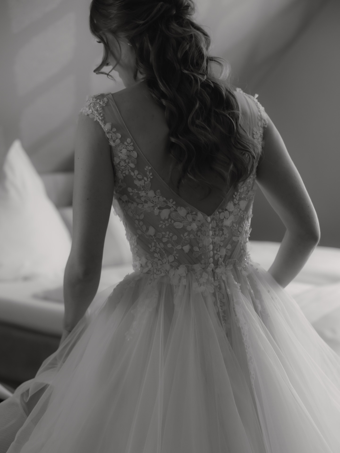 Getting Ready moments right before walking down the aisle ✨
#hochzeitsfotografie #hochzeitsfotograf #hochzeithamburg #hochzeitsfotografhamburg